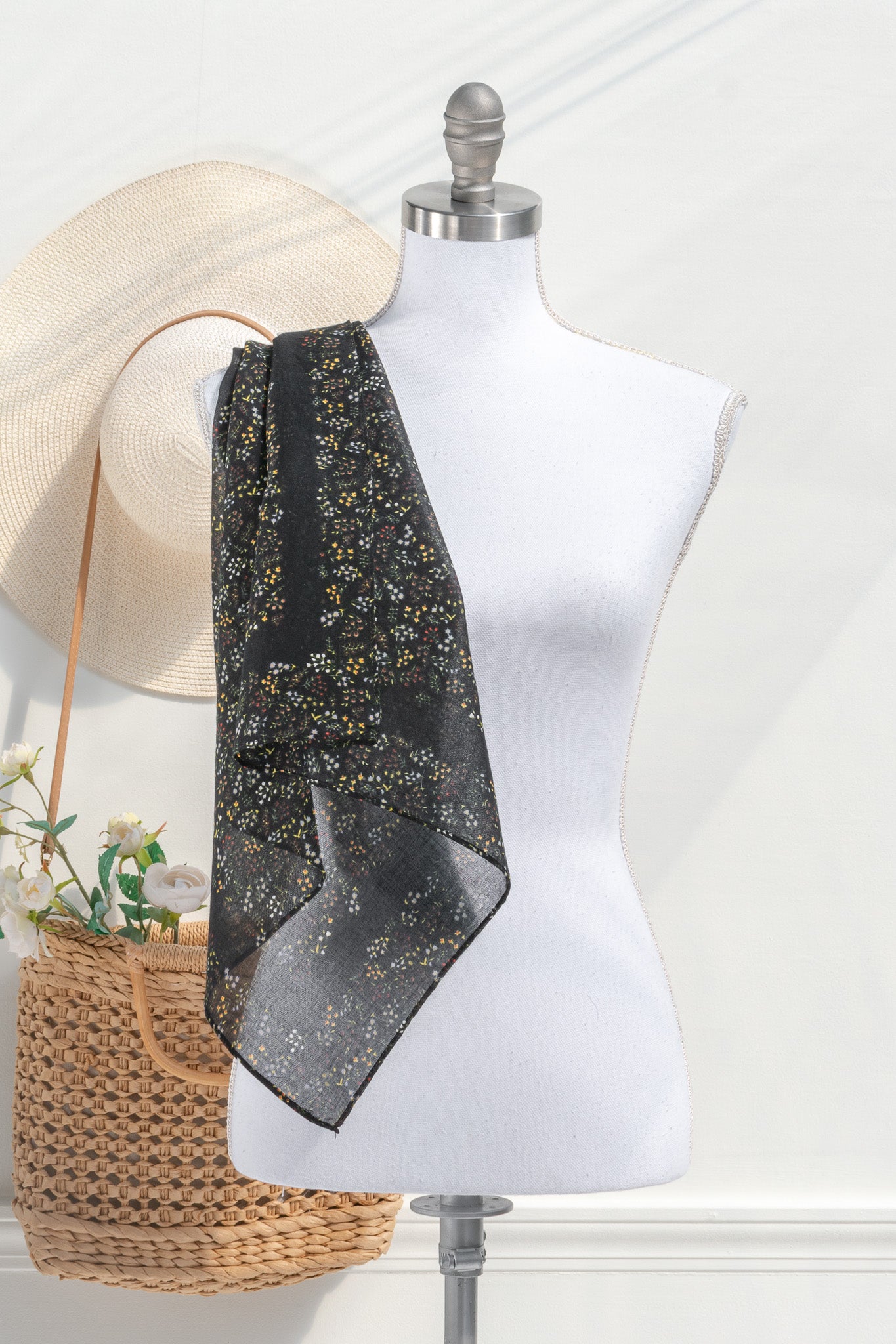 Félice Cotton Bandana Scarf - Soft & Breathable Fashion Accessory for Women & Men - Perfect for Outdoor Activities, Travel, and Everyday Style