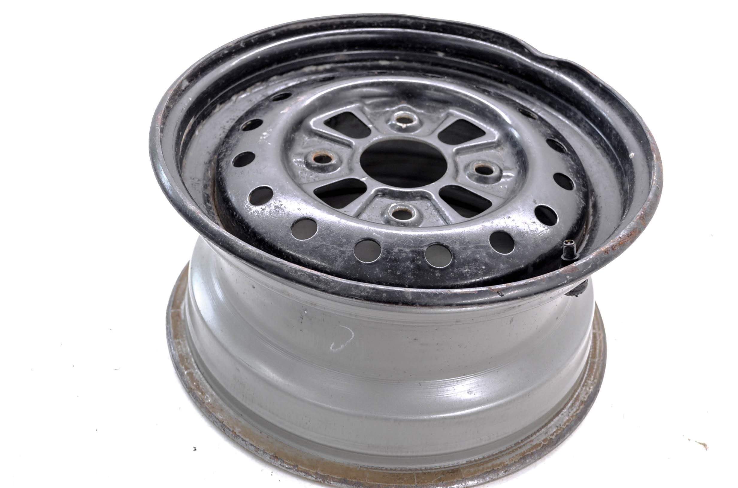 Honda 44650-HN2-000 Front Wheel Sub-Assembly - Genuine OEM Replacement Part for ATV & UTV Vehicles - Perfect for Off-Roading, Farm Work & Outdoor Adventures