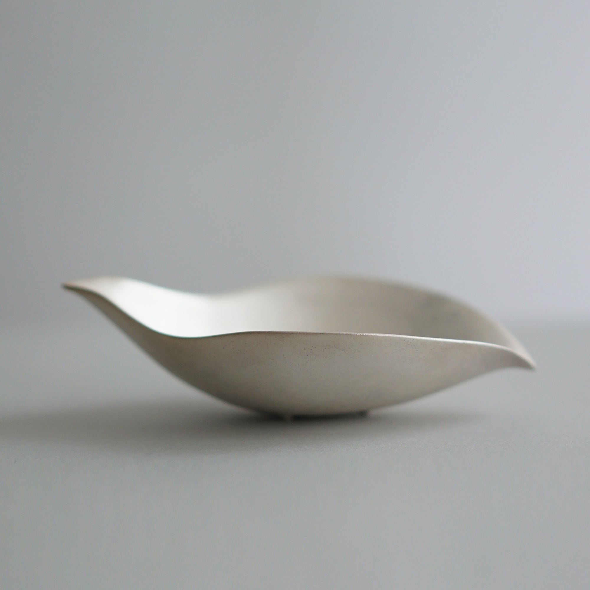 Premium Silver Glazed Tea Scoop - Handcrafted Ceramic Tea Measuring Spoon for Matcha, Loose Leaf & Herbal Teas - Perfect for Tea Ceremonies, Home Brewing & Gifts