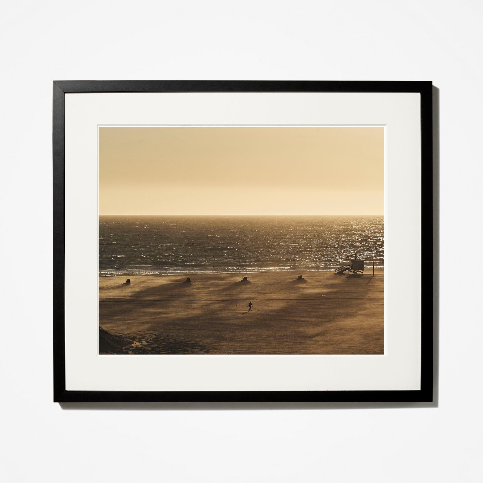 Santa Monica Beach - Best Beach in Los Angeles for Swimming, Surfing & Sunbathing | Perfect for Family Vacations & Romantic Getaways