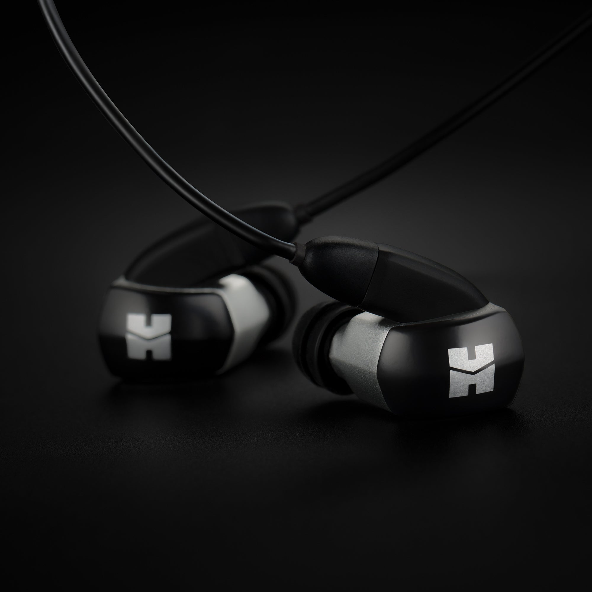 HIFIMAN RE2000 High-Fidelity In-Ear Headphones with Silver Coated Cable - Perfect for Audiophiles, Music Lovers & Travel Use