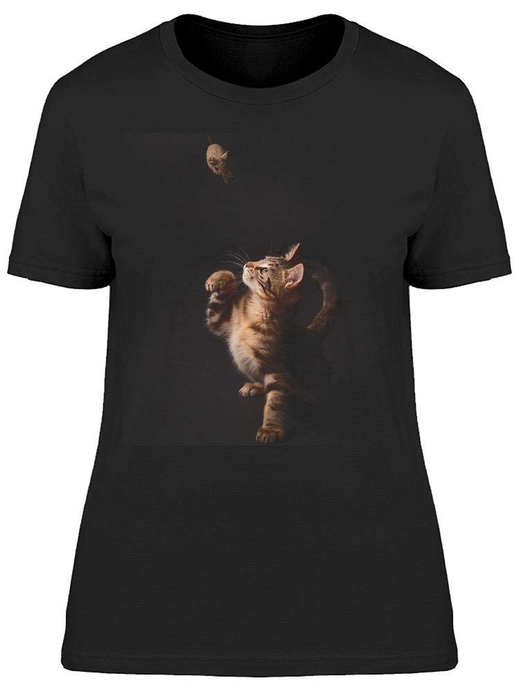 Little Cat Plays with A Mouse Graphic T-Shirt for Women - Cute Funny Cat Lover Tee - Casual Streetwear & Cat-Themed Gift