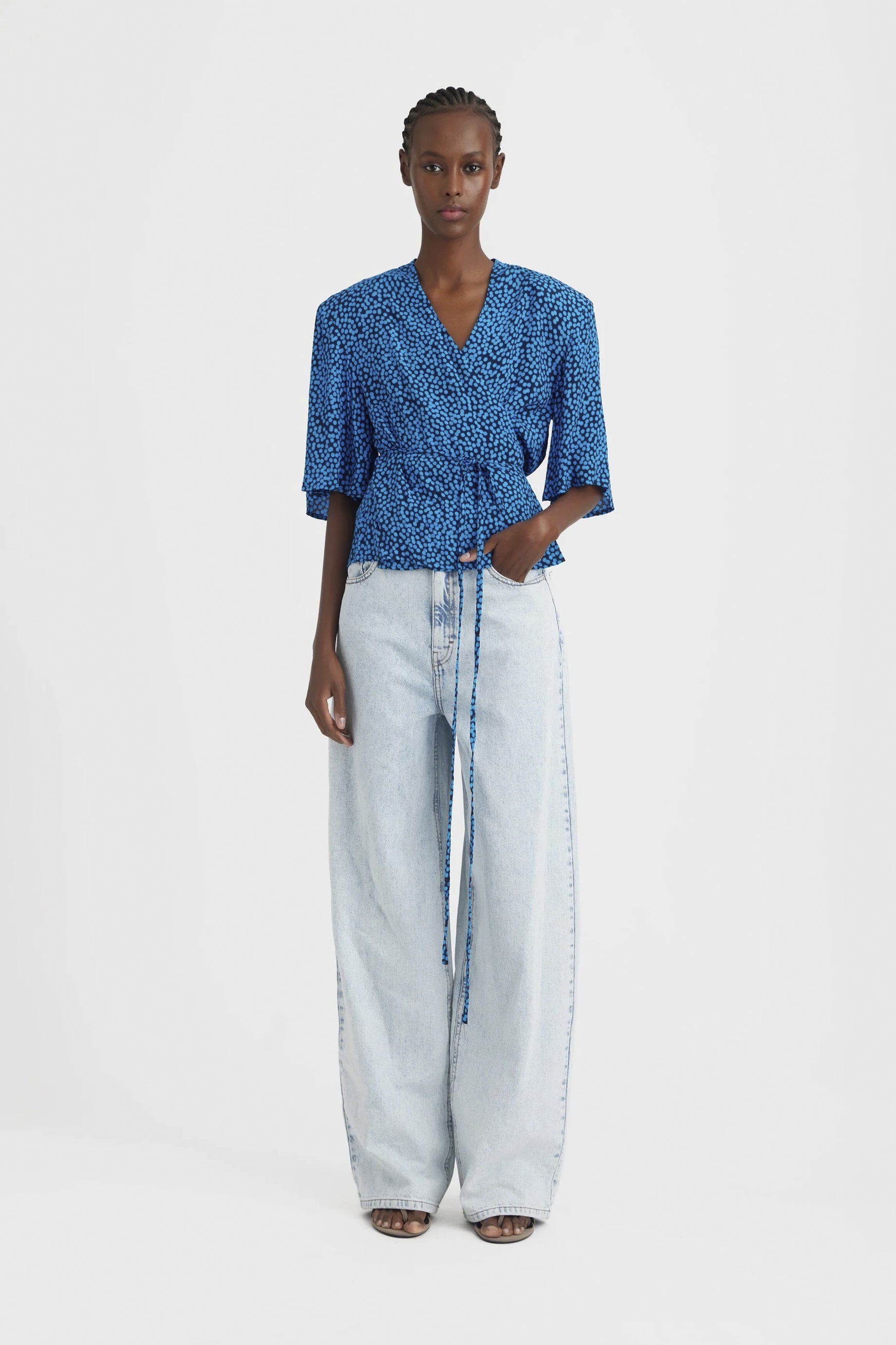 Gestuz EISHA BLOUSE - Women's Stylish Blue Blouse for Casual & Office Wear | Perfect for Work, Date Night & Everyday Outfits