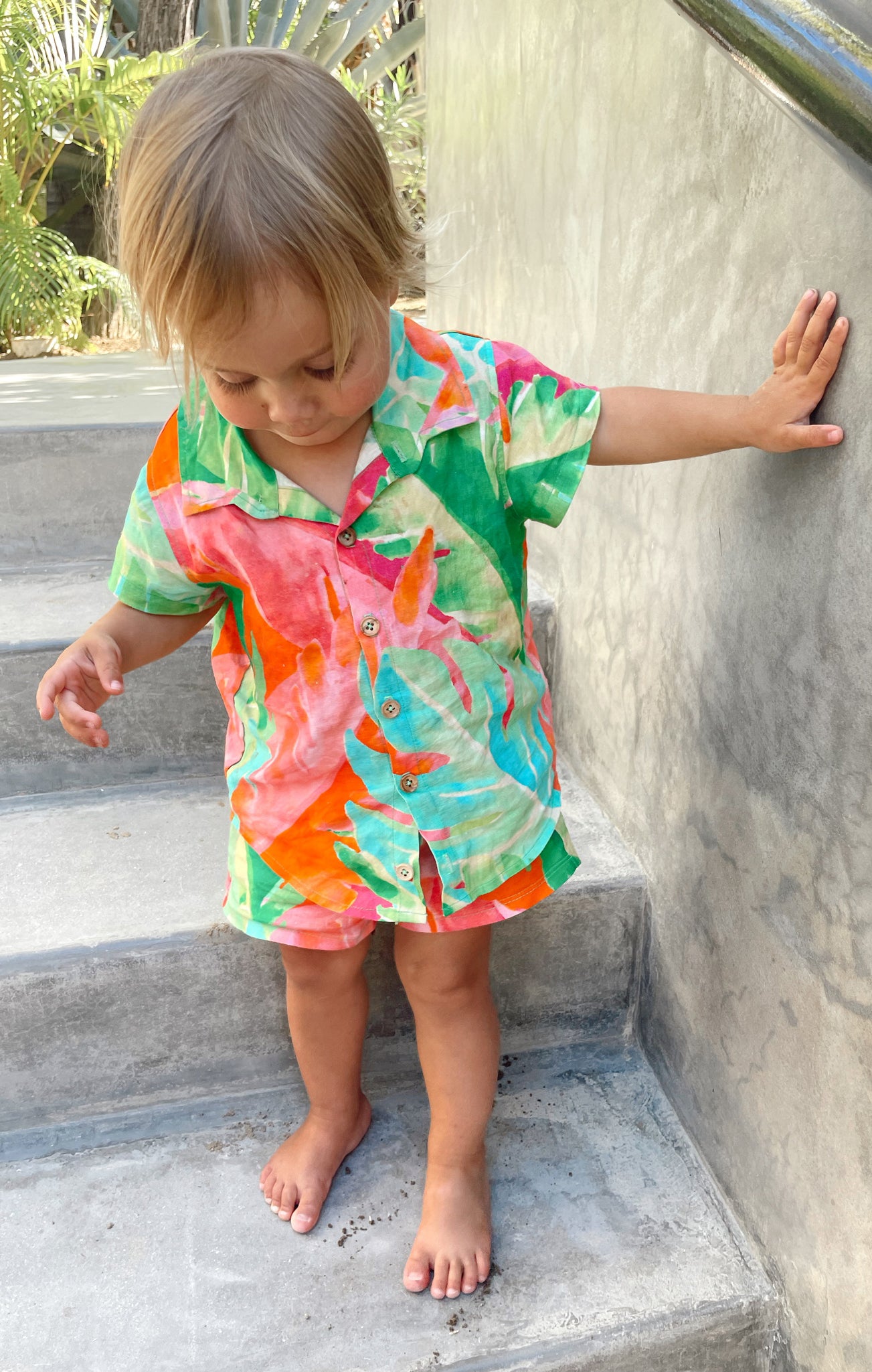 Stylish Lil Button Up Shirt with Tropical Palm Print - Perfect for Beach Vacations & Summer Outfits