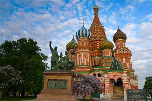 Saint Basil's Cathedral Glossy Poster - High-Quality Photo Print of Red Square Moscow Russia - Perfect for Home Decor, Office Wall Art & Gifts