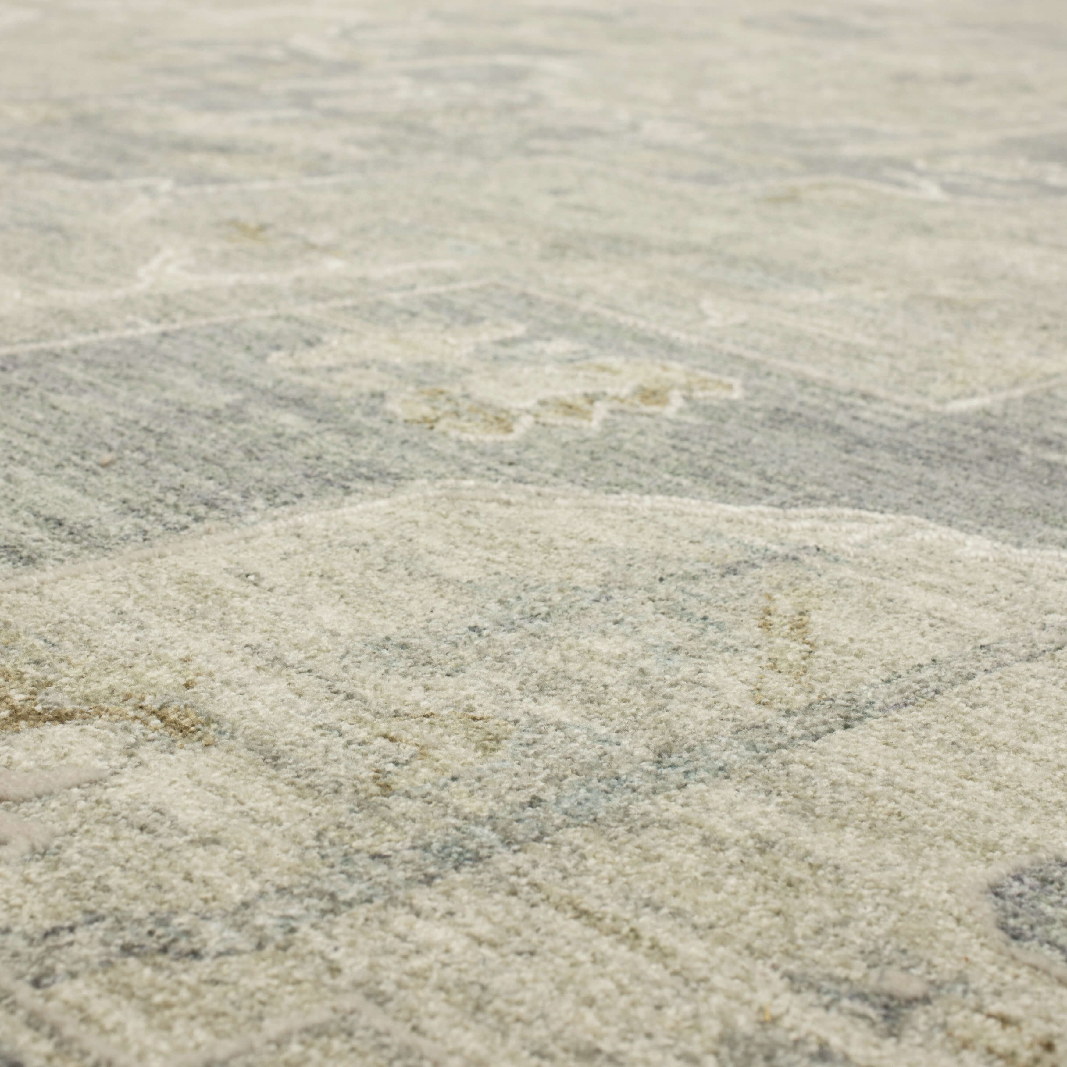 Premium Kumra Dark Gray Area Rug 2'7