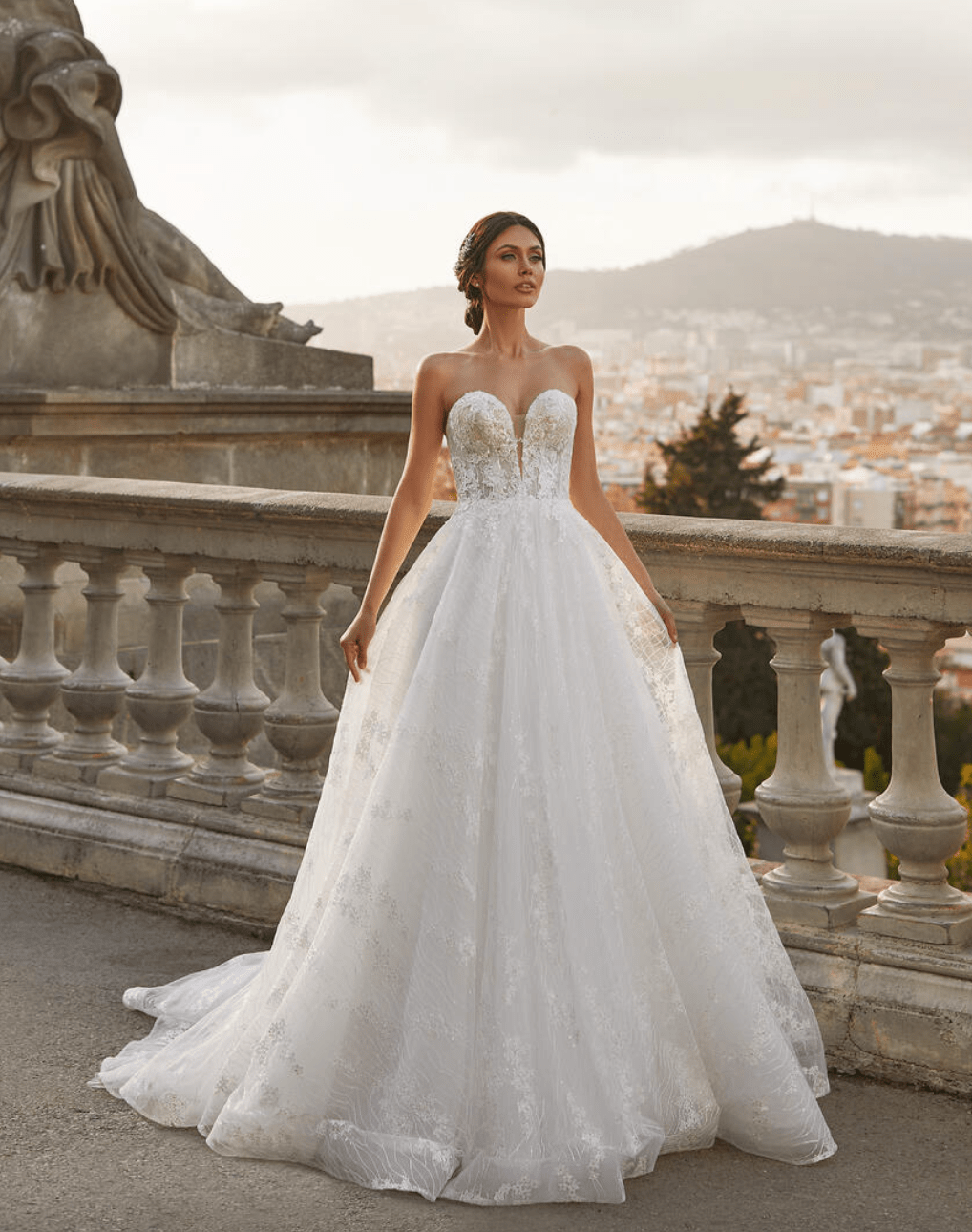 Atelier Pronovias Sue Wedding Dress Size 10 - Elegant Bridal Gown for Church Ceremony & Reception