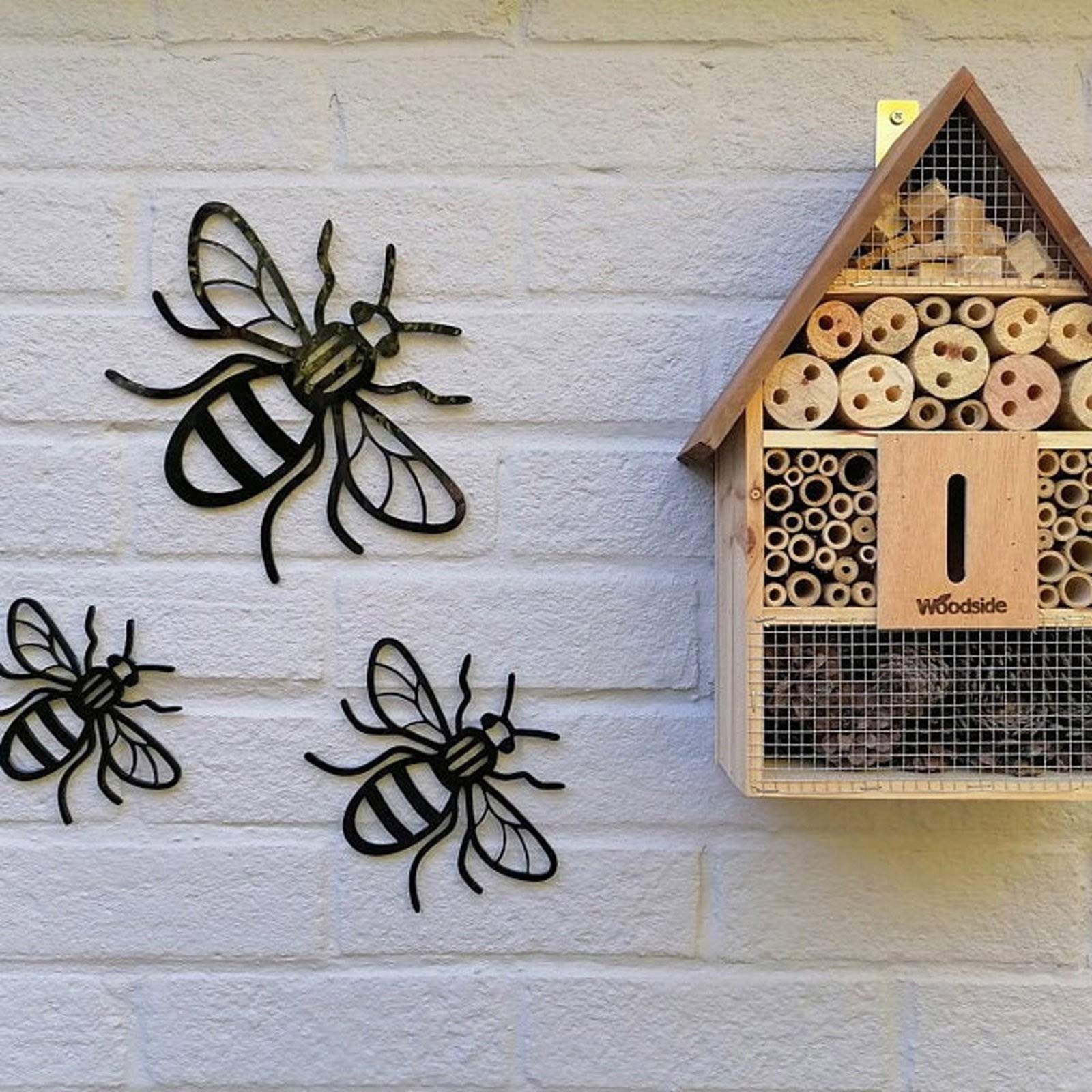 Rustic Metal Bee Wall Decor - Bumblebee & Honeycomb Art Sign for Garden, Fence, Farmhouse - Indoor/Outdoor Hive Plaque - Perfect for Backyard, Patio, Kitchen & Country Home Decor