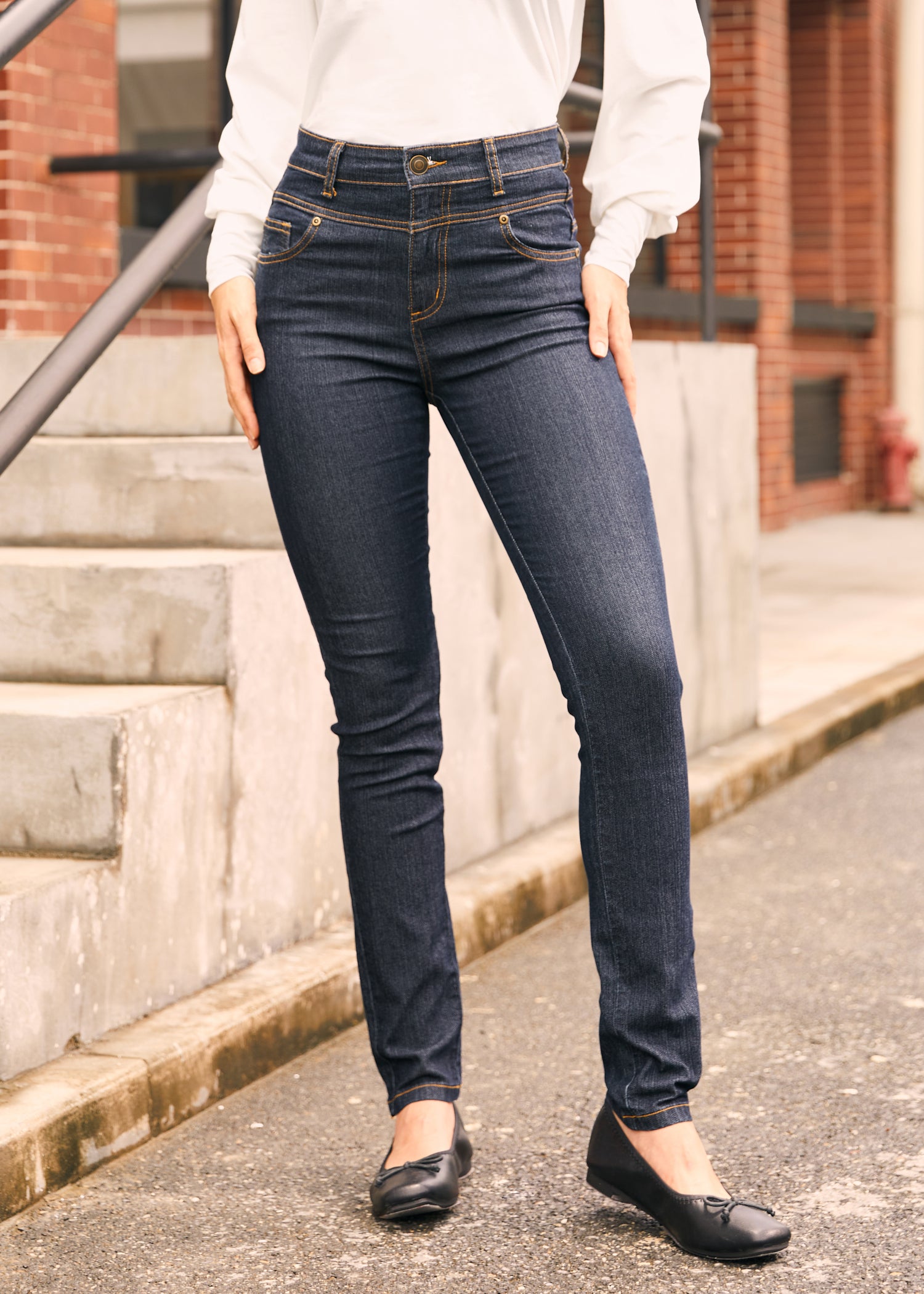 Karaoke Seamstress Buttoned Skinny Jeans for Women - High Waisted Stretch Denim Pants for Casual Wear & Night Out