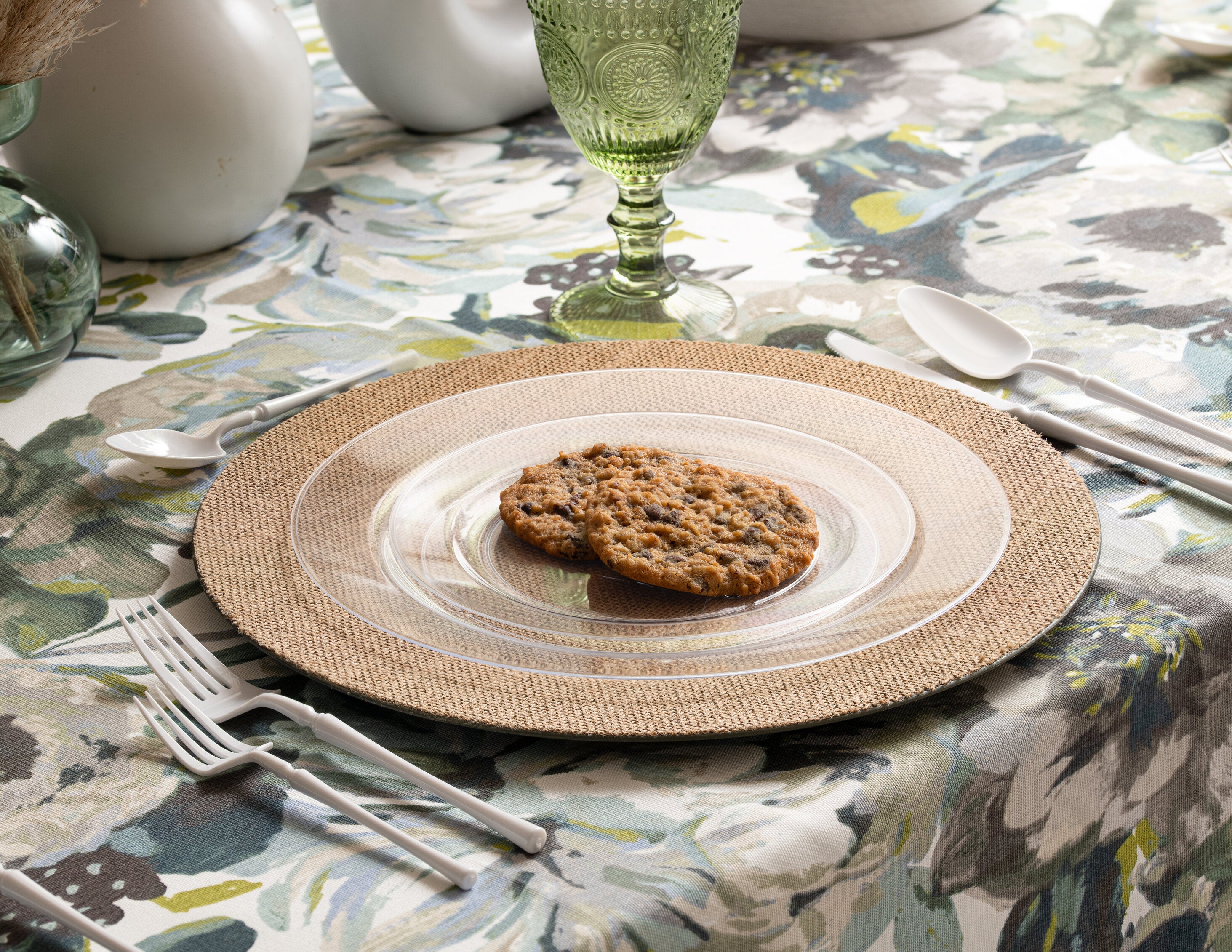 Clear Round Plastic Plates 30 Pack - Durable Disposable Dinner Plates for Parties, Picnics & Events - BPA-Free Shatterproof Tableware