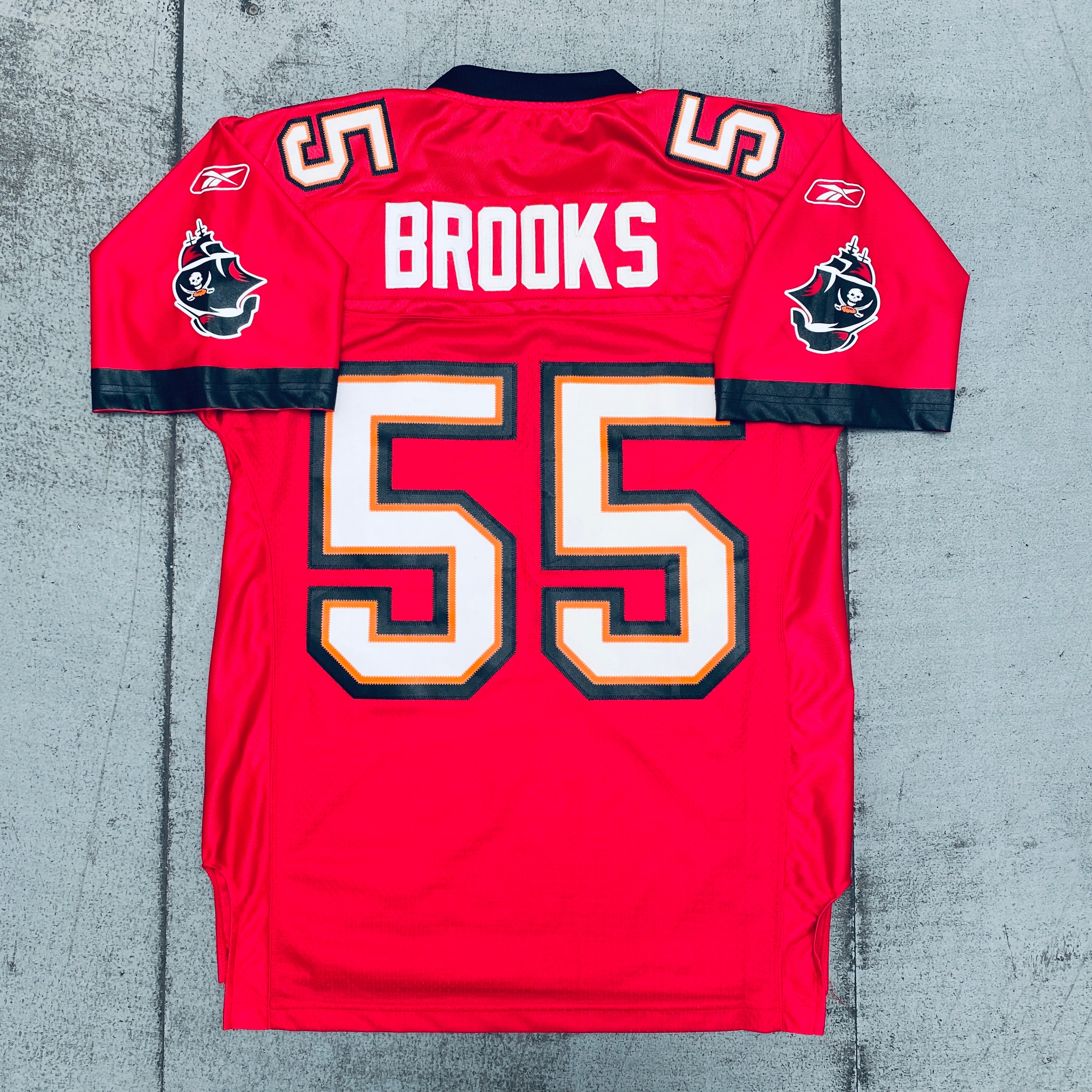 Derrick Brooks Tampa Bay Buccaneers 2007/08 Stitched NFL Jersey (Medium) - Authentic Football Fan Gear for Game Day & Sports Collectibles