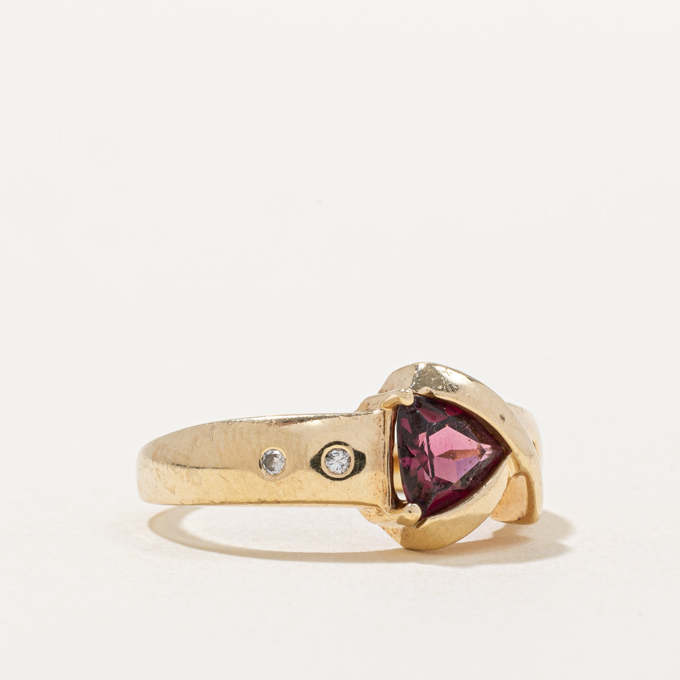 Elegant Garnet & Diamond Cocktail Ring - 0.85ct Garnet & 0.03ctw Diamonds - Size 7 - Perfect for Evening Parties, Weddings & Special Occasions