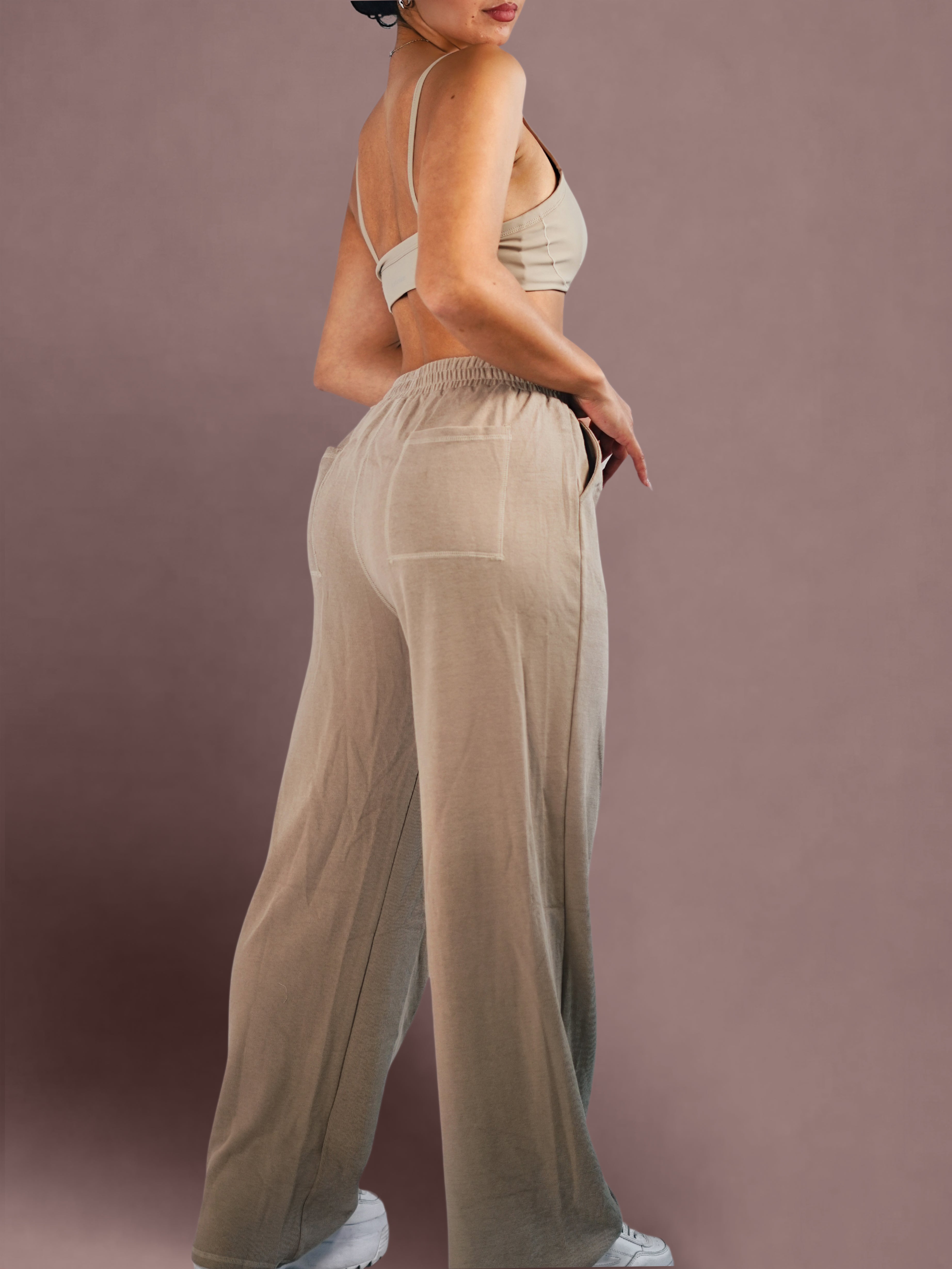 Stylish Lightweight Joggers for Women - Comfortable Sandstone Color Jogging Pants - Perfect for Yoga, Running, and Lounge Wear