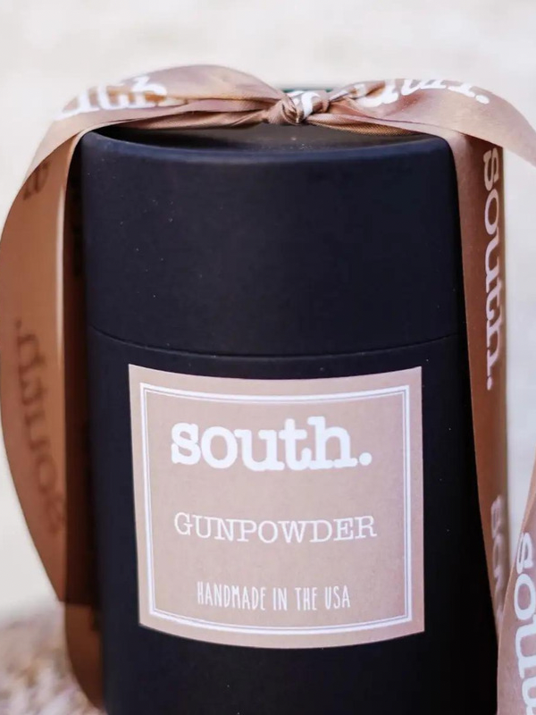 Gunpowder Scented Candle - Black Powder & Smoky Aroma for Home, Meditation & Relaxation - Perfect for Cozy Evenings & Stress Relief