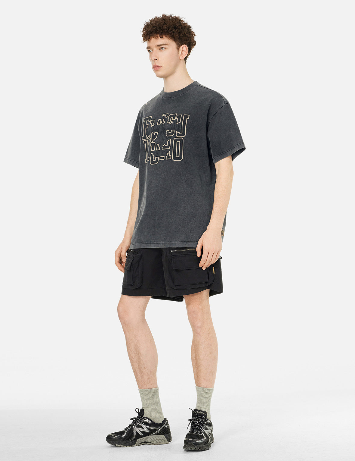 Sketch Logo Print Relaxed Fit T-Shirt for Men & Women - Casual Comfort Wear for Everyday Outfits, Lounging & Street Style
