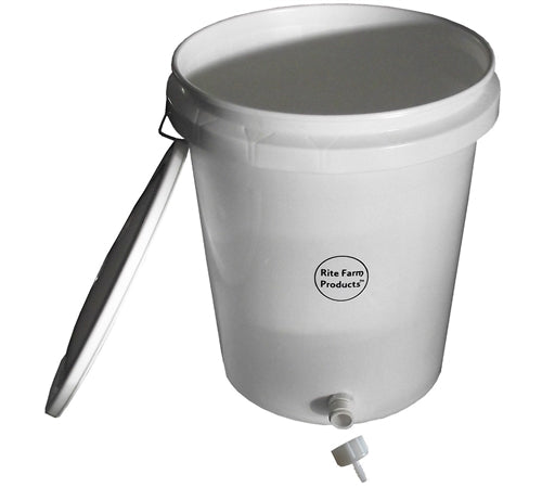 5 Gallon 3/8 Inch Hose Barb Gravity Poultry Waterer Kit - Automatic Chicken Watering System for Coops, Farms, and Backyard Flocks