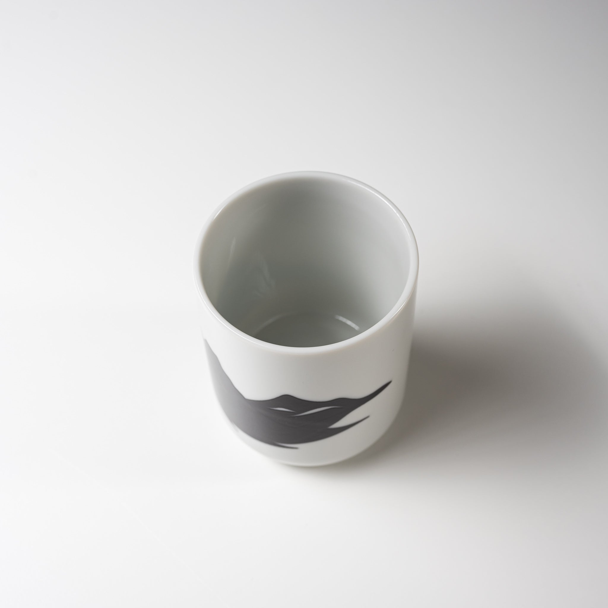 Premium Mino Ware Mt. Fuji Thermal Cup - Japanese Ceramic Travel Mug with Heat-Sensitive Color Changing Design - Perfect for Coffee, Tea & Hot Drinks at Home, Office or Outdoor Adventures