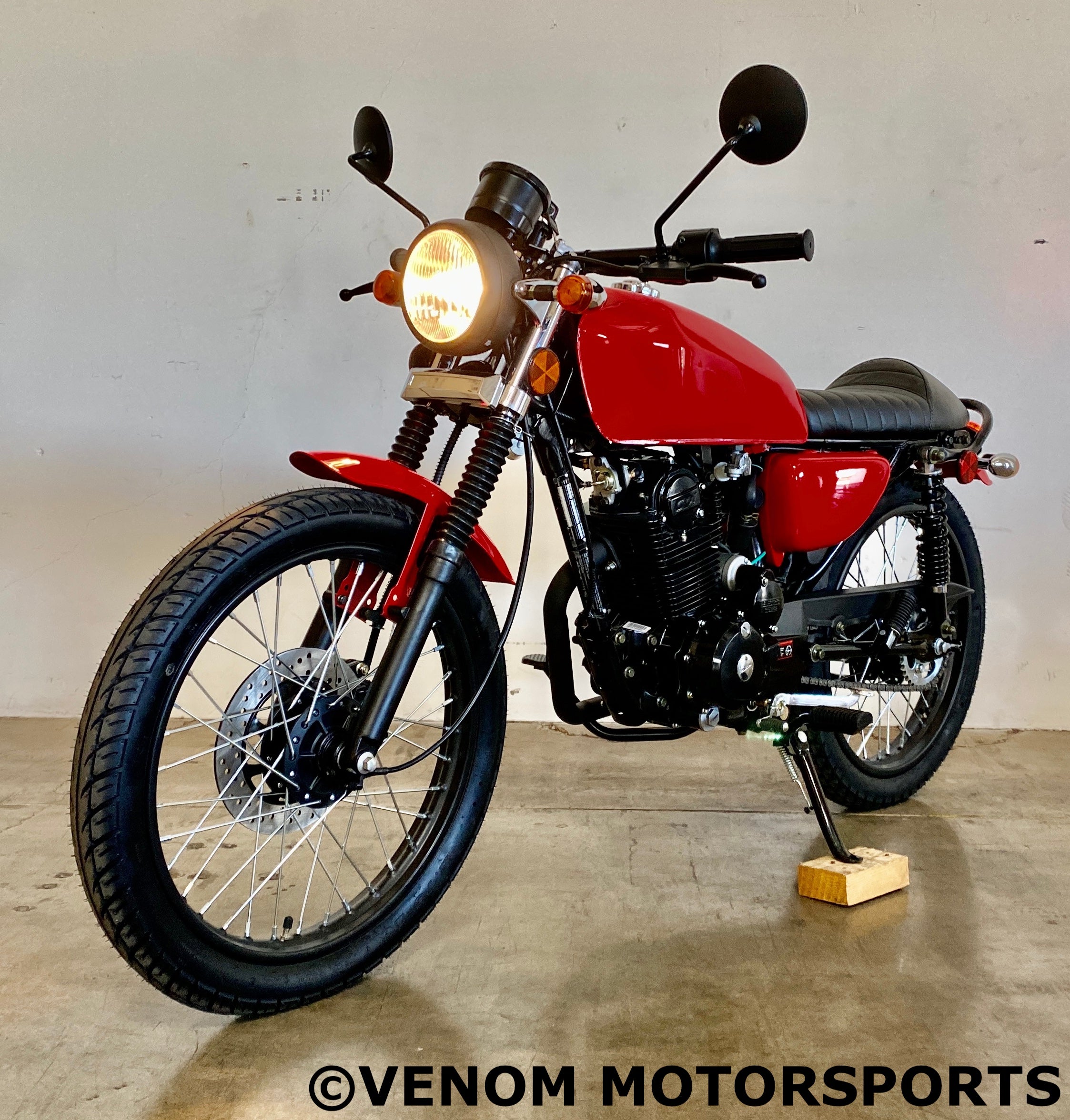 Venom Sportster 250cc Chopper Motorcycle - 5-Speed Manual Transmission for Cruising & Urban Commuting | Perfect for Beginners & City Riders