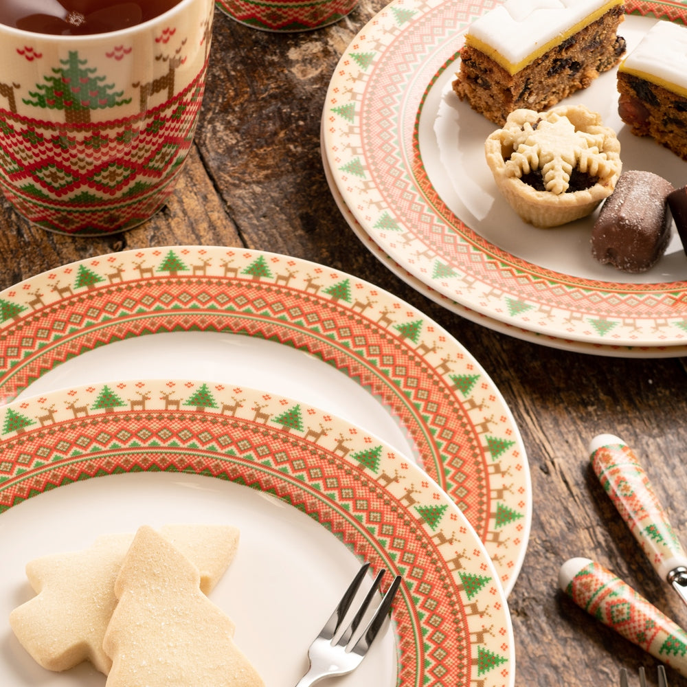 Aynsley Christmas Jumper Tea and Dessert Plates Set of 4 - Holiday Dinnerware for Festive Tea Parties, Christmas Desserts & Cozy Gatherings