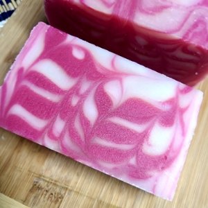 Organic Raspberry Ripple Handmade Soap - Natural Moisturizing & Exfoliating Bar for Sensitive Skin - Perfect for Daily Use, Gifts & Spa Relaxation at Home