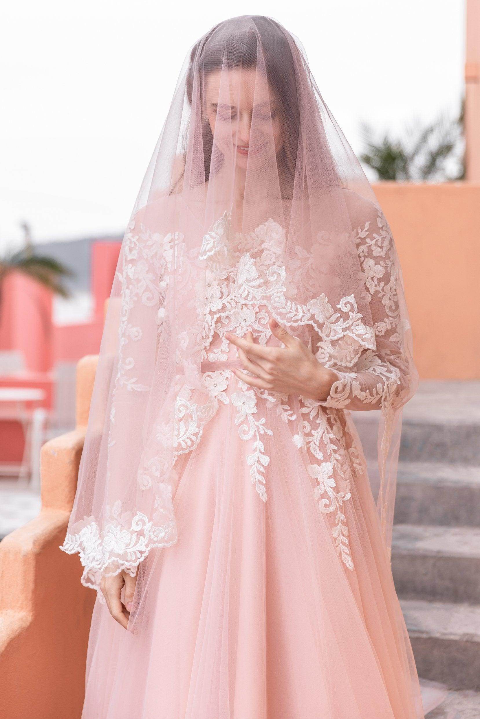 Elegant One-Tier Lace Edge Tulle Fingertip Wedding Veil with Floral Appliques - Perfect for Bridal Shower, Ceremony & Photography - CV0229