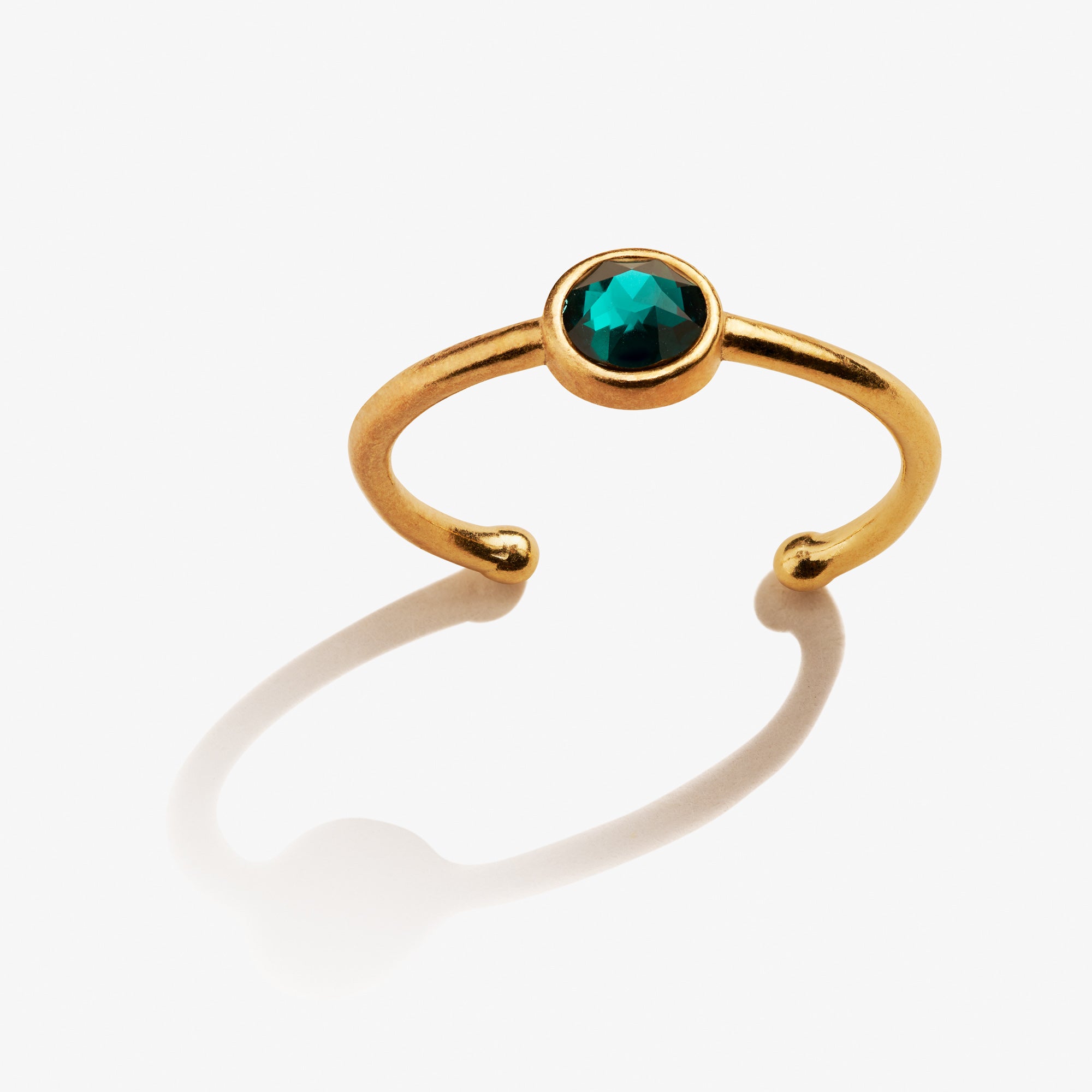 Emerald Birthstone Ring for Women - May Birthstone Jewelry, Genuine Green Emerald Gemstone Ring, Elegant Gift for Mother's Day, Birthday, Anniversary - Perfect for Everyday Wear & Special Occasions