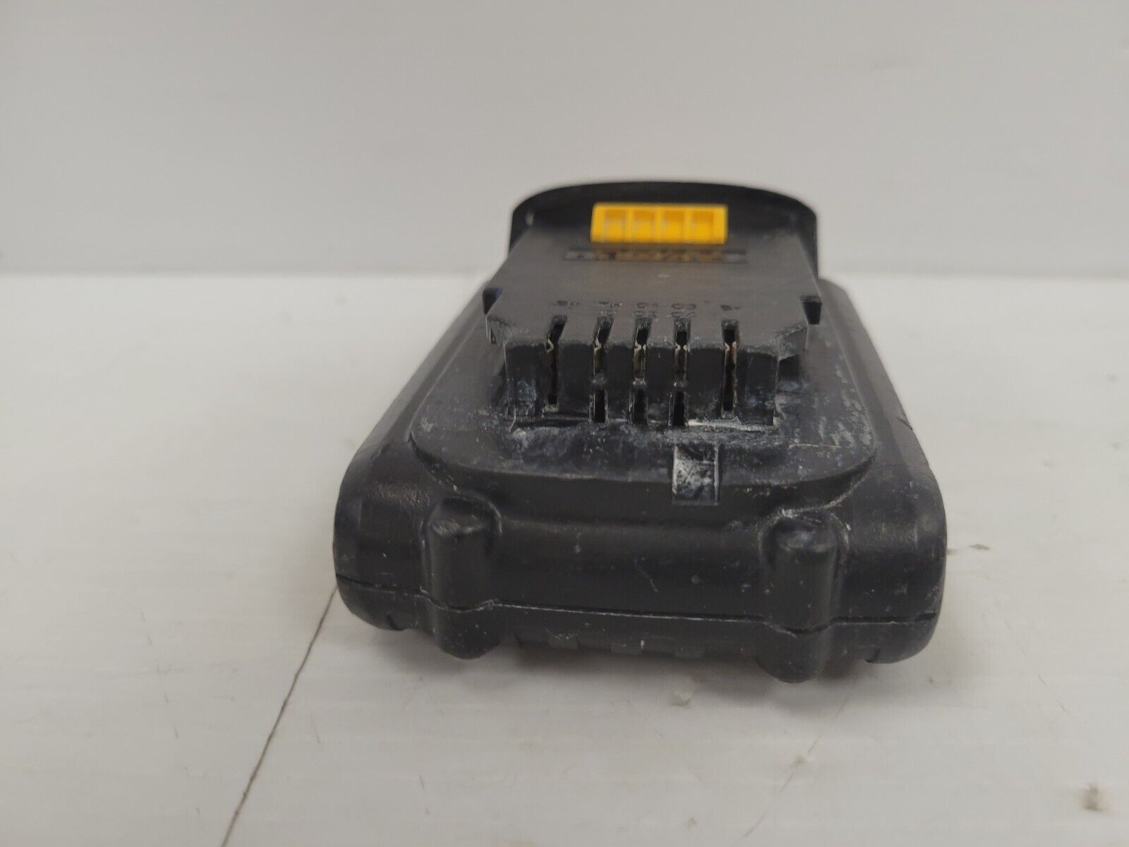 DEWALT DCD201 20V MAX Lithium-Ion Battery 1.5Ah - Power Tool Battery Replacement for DEWALT 20V Cordless Tools | Ideal for Drilling, Fastening & DIY Projects