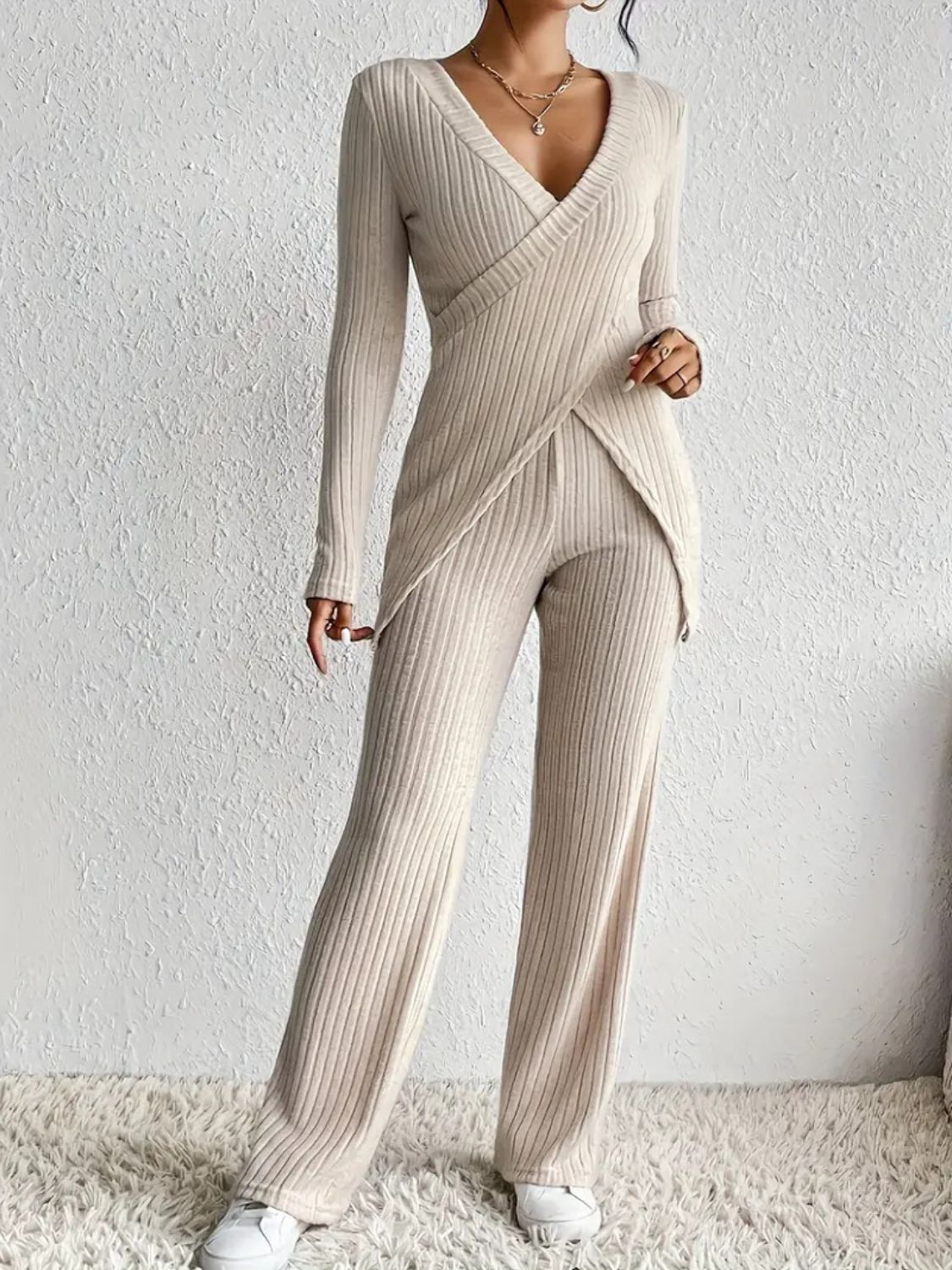Women's Long Sleeve Top and Pants Lounge Set - Soft Comfortable Travel Outfit for Yoga, Airplane, Home Relaxation