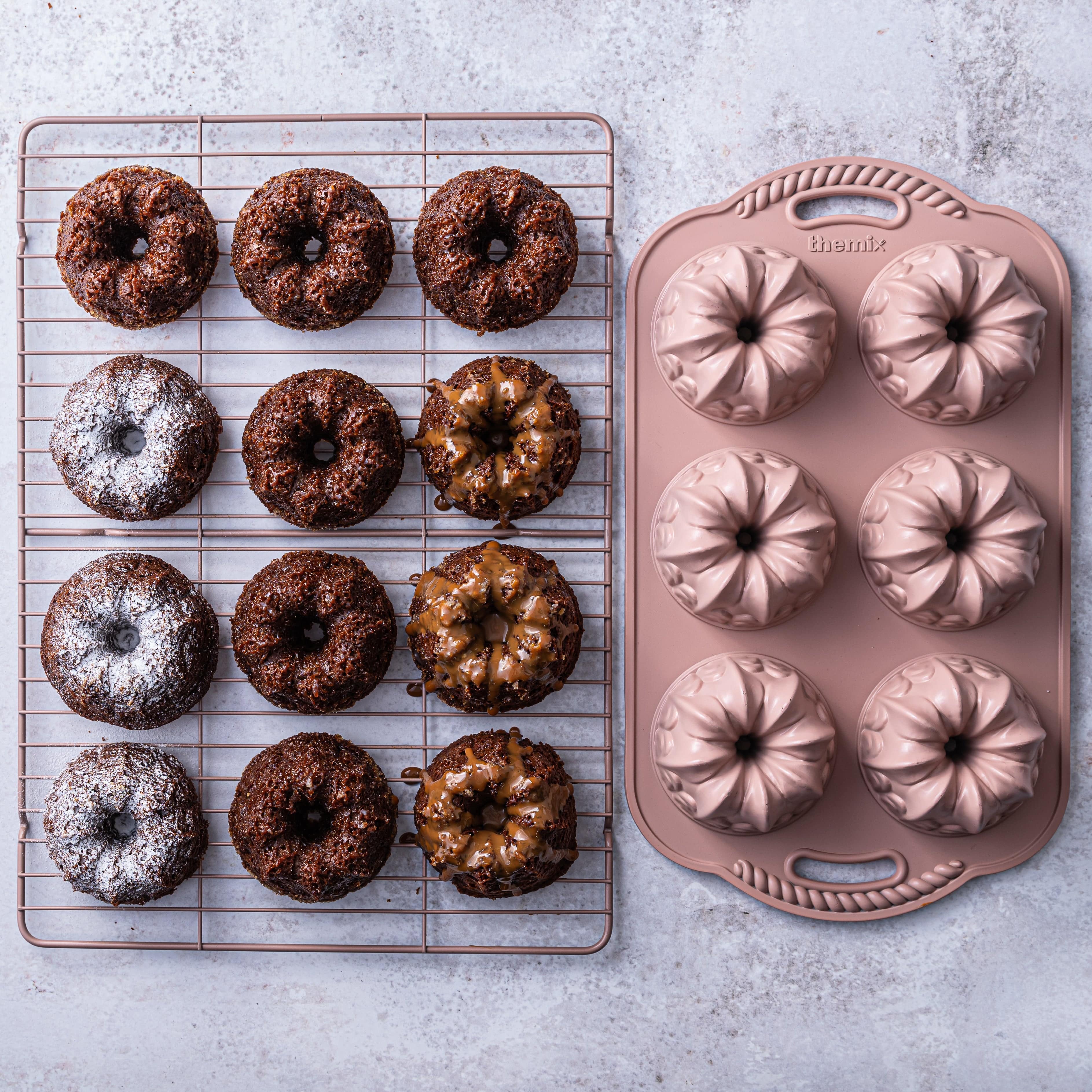 Mini Bundt Cake Pan - Nonstick 6-Cavity Baking Mold for Perfect Homemade Cakes | Ideal for Christmas, Birthday Parties & Tea Time Desserts