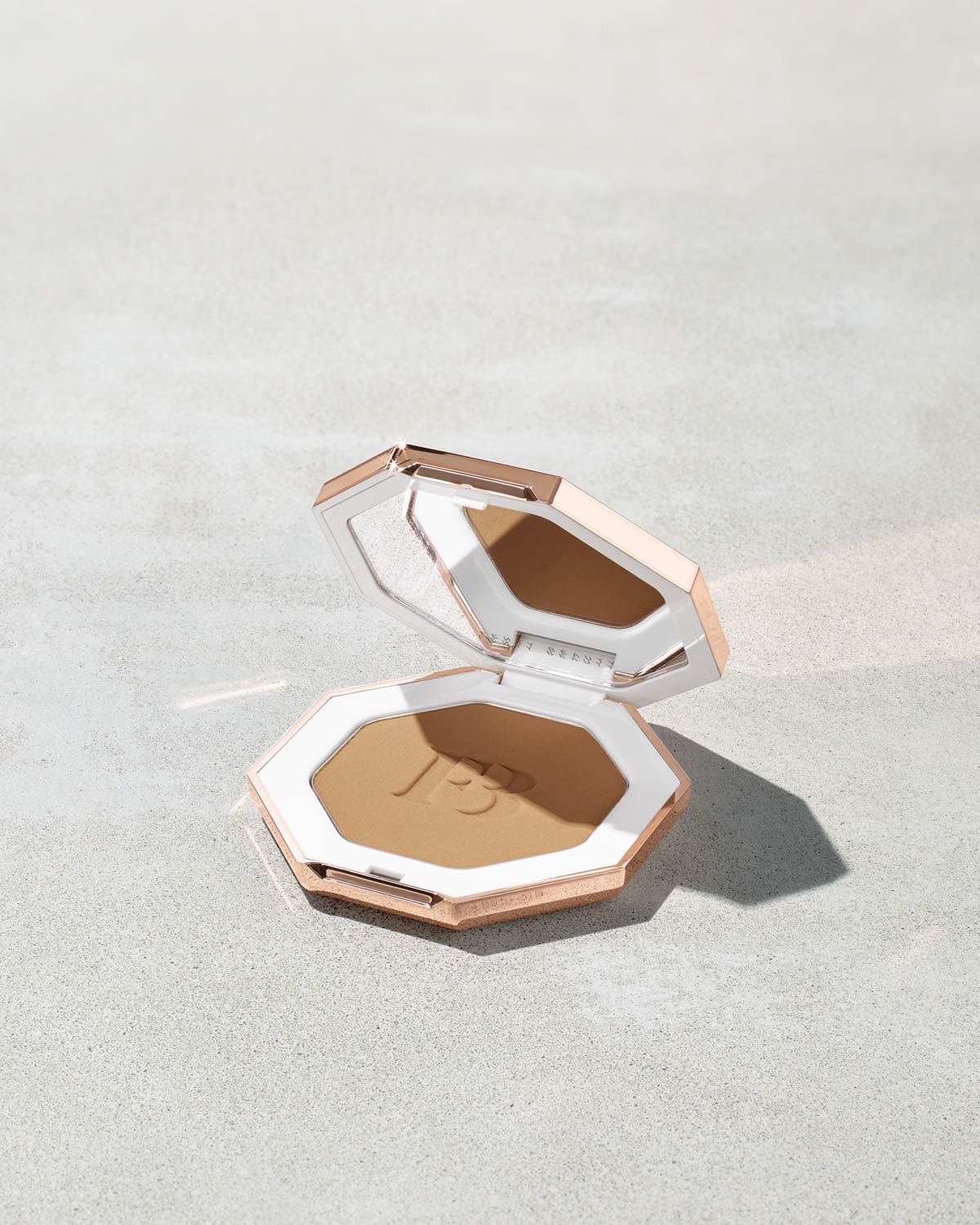 Sun Stalk'r Instant Warmth Bronzer - Private Island Glow for a Natural Tan | Perfect for Beach Vacations & Summer Makeup Looks