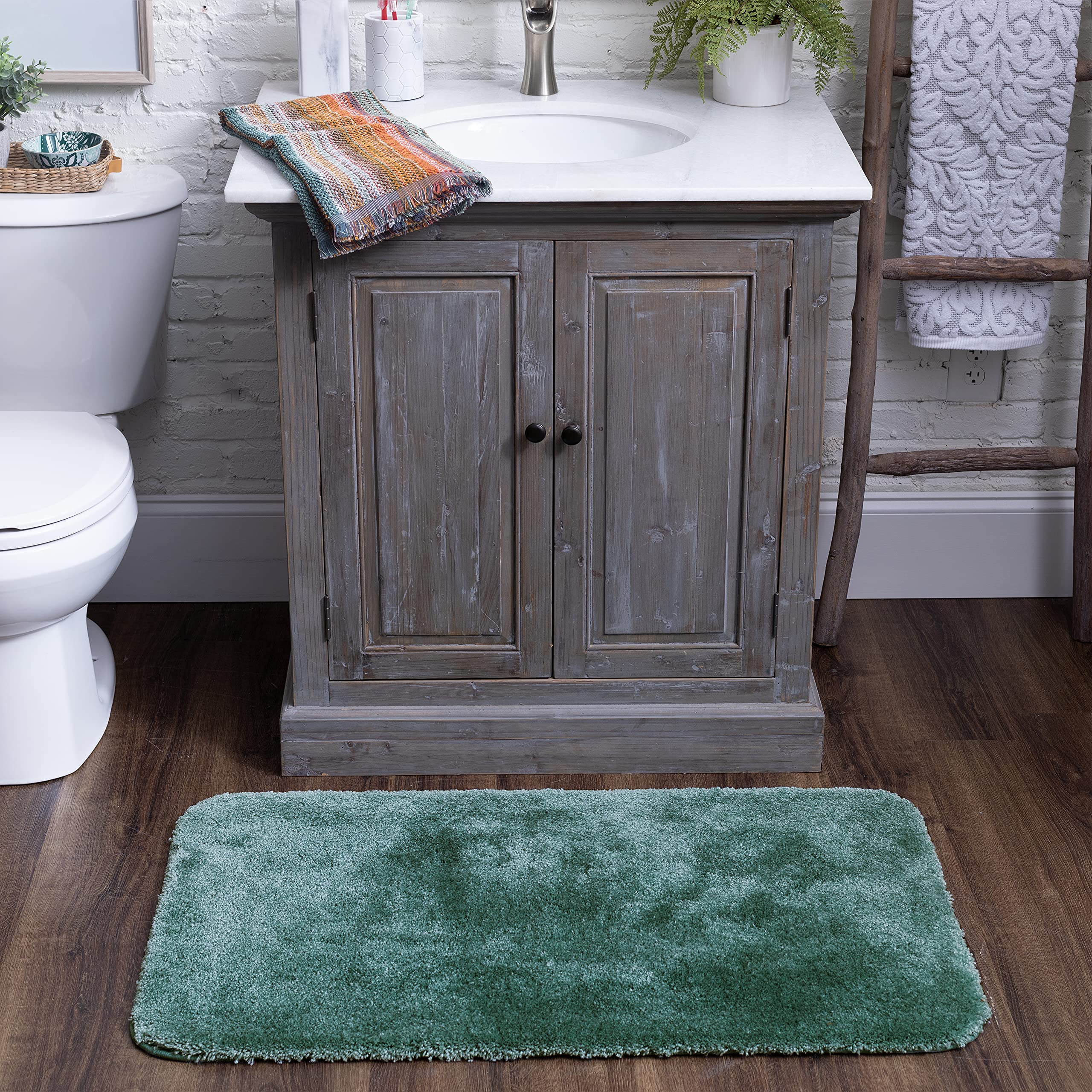 Mohawk Home Acclaim Non-Slip Bath Rug 24x40 Inches, Sea Foam Green - Soft Absorbent Bathroom Mat for Shower, Tub & Vanity Areas