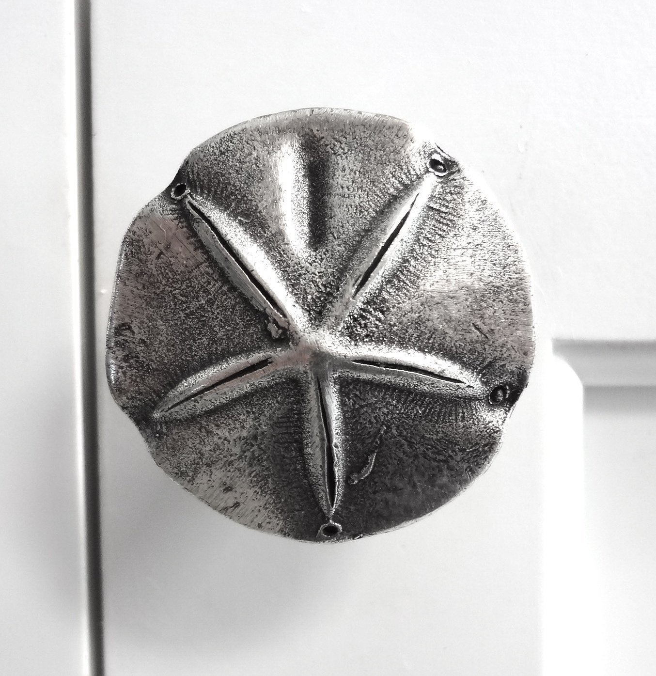 Sand Dollar Drawer Knob - Beach Themed Cabinet Pull - Solid Metal Silver Finish - Perfect for Coastal Home Decor & Bathroom Vanity Upgrades