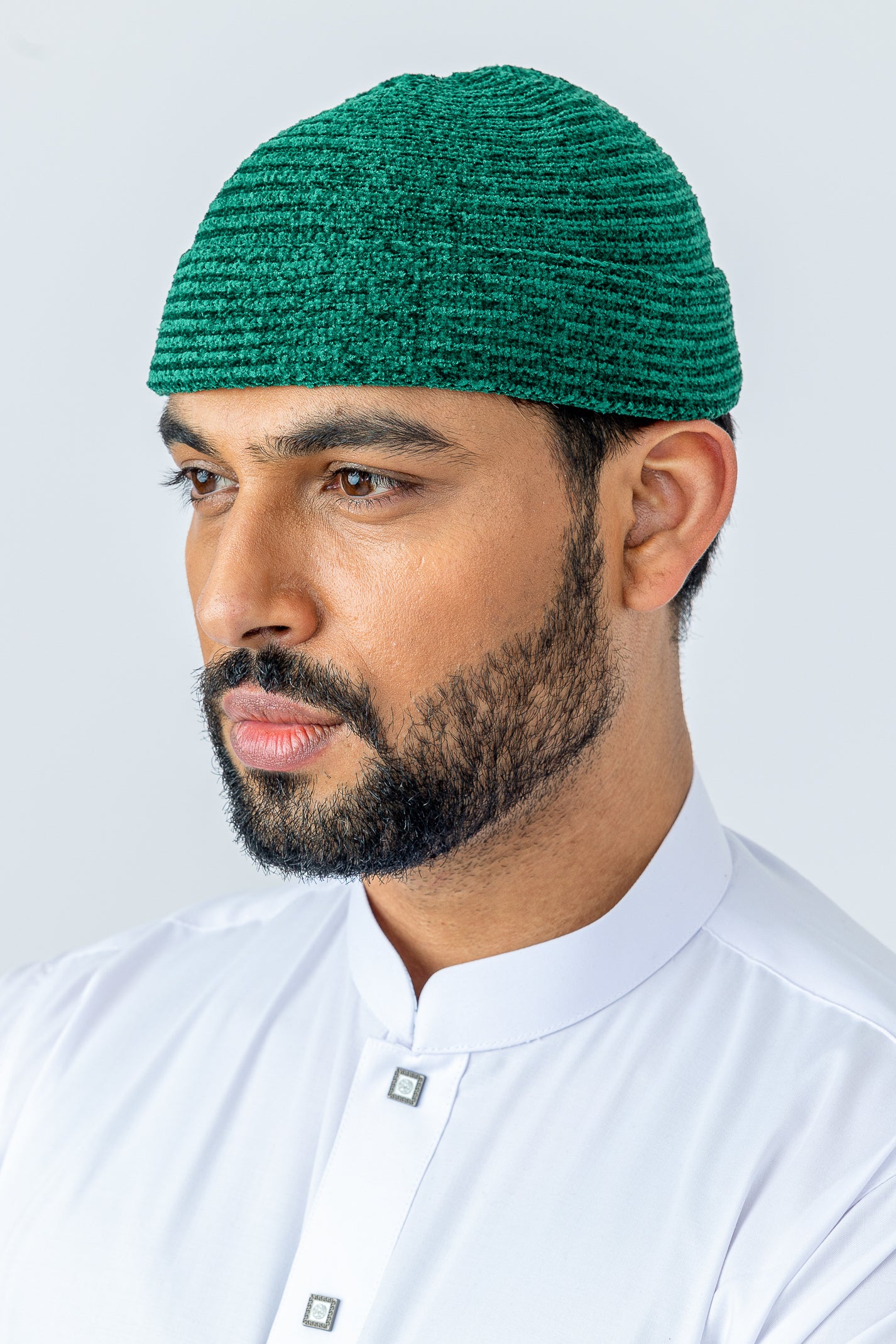 Stylish Green Velvet Hat for Women - Fashionable Winter Cloche with Brim | Perfect for Outdoor Activities, Parties & Holiday Events
