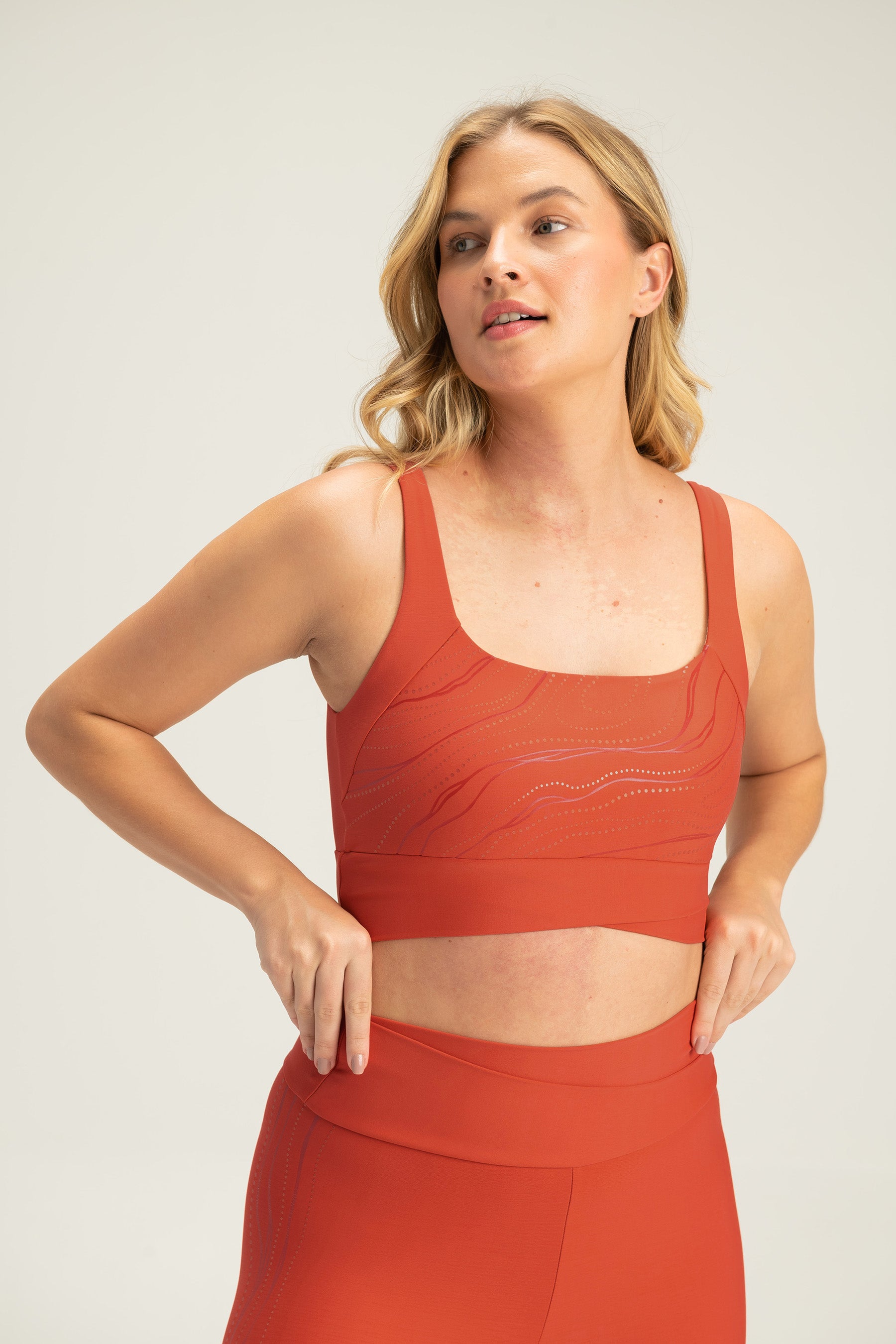 Dots Street Sports Bra for Women - High Support Workout Top for Running, Yoga & Gym - Breathable & Comfortable Activewear for Fitness & Training