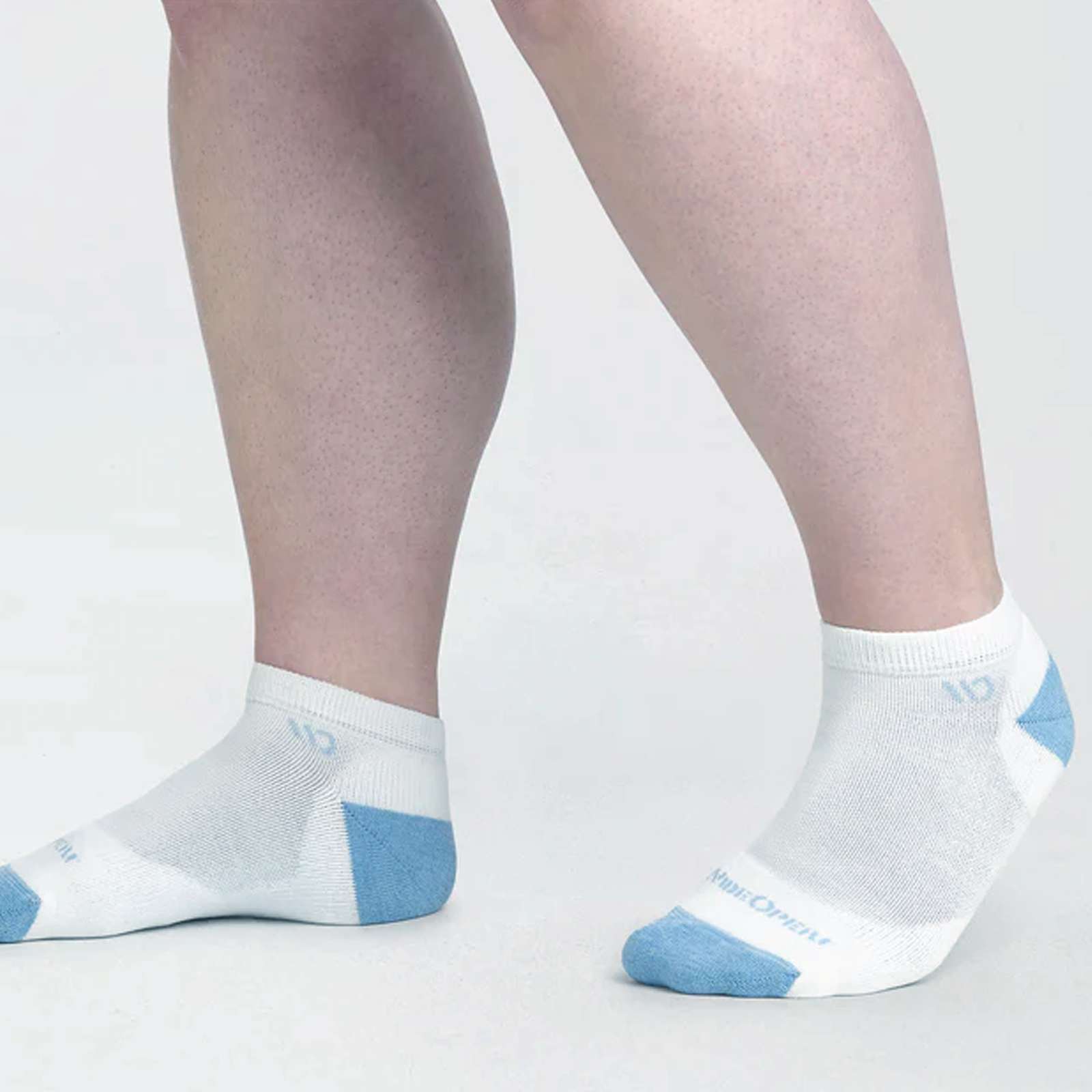 Darn Tough Women's Wide Open Solid Cushioned No Show Socks - White - Comfortable Athletic & Casual Socks for Running, Hiking & Everyday Wear