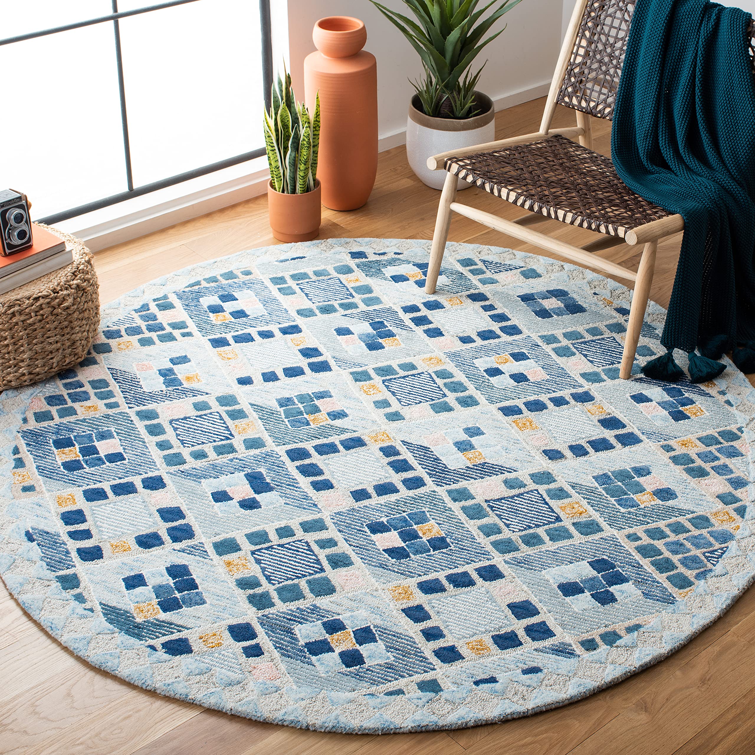 SAFAVIEH Soho Collection 6' Round Navy Blue Wool Area Rug - Handmade Premium Quality for Living Room, Bedroom & Office Decor