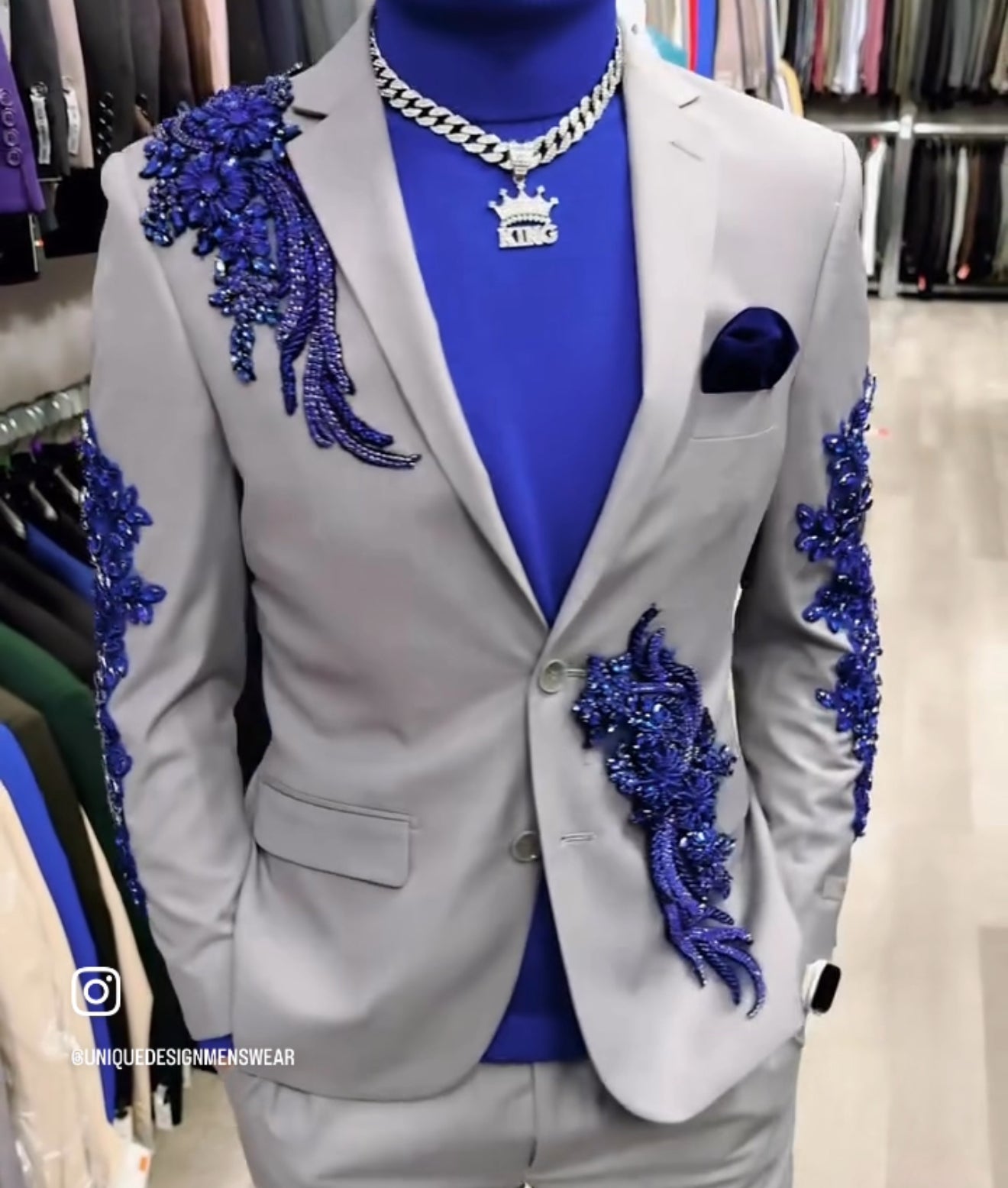 Custom Prom Suit for Men - Elegant Tuxedo with Variety Colors (Black, Navy, Burgundy) - Perfect for Prom Night, Homecoming, Weddings & Formal Events