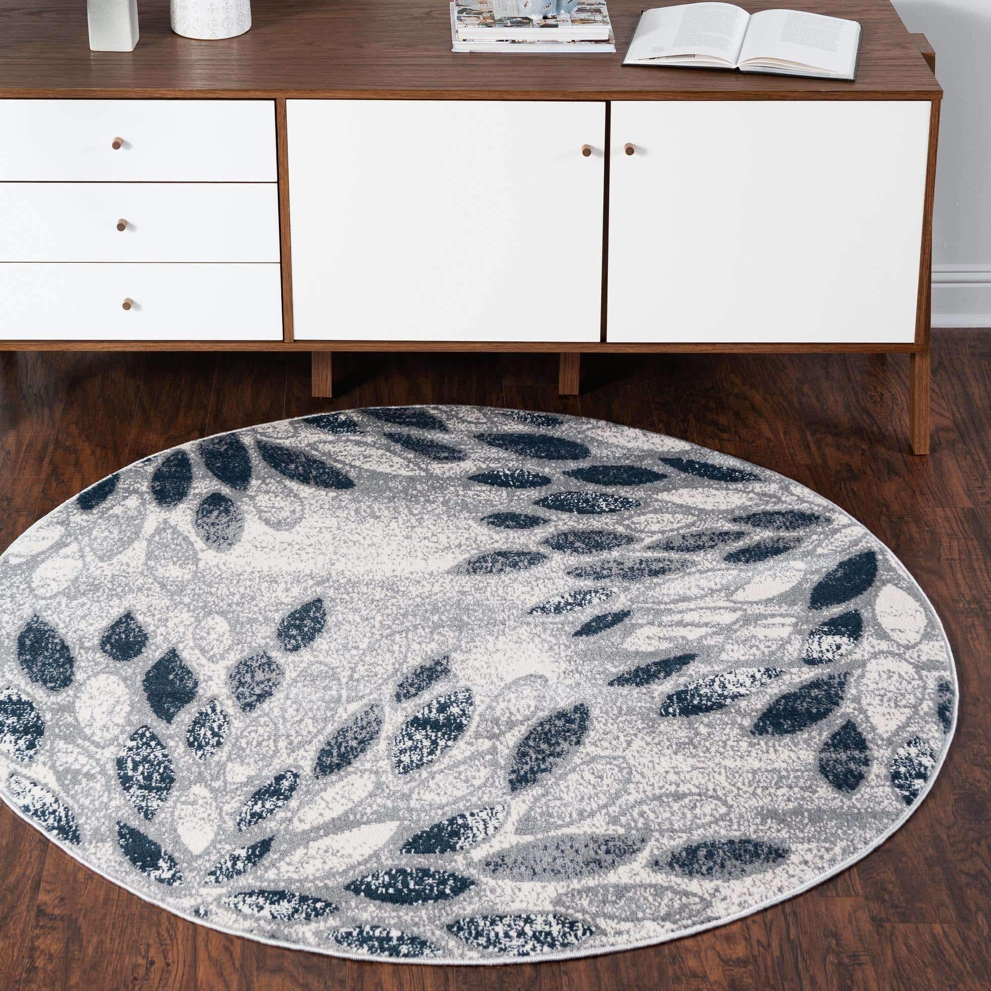 Unique Loom Sumter Collection 6' Round Area Rug - Soft Gray & Navy Blue Bohemian Design for Living Room, Bedroom Decor | Machine Washable & Non-Slip Backing