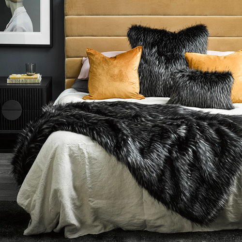 Premium New Zealand Faux Fur Throw Blanket 150x220cm - Ebony Plume - Soft Luxurious Cozy Blanket for Sofa, Bed, or Winter Decor