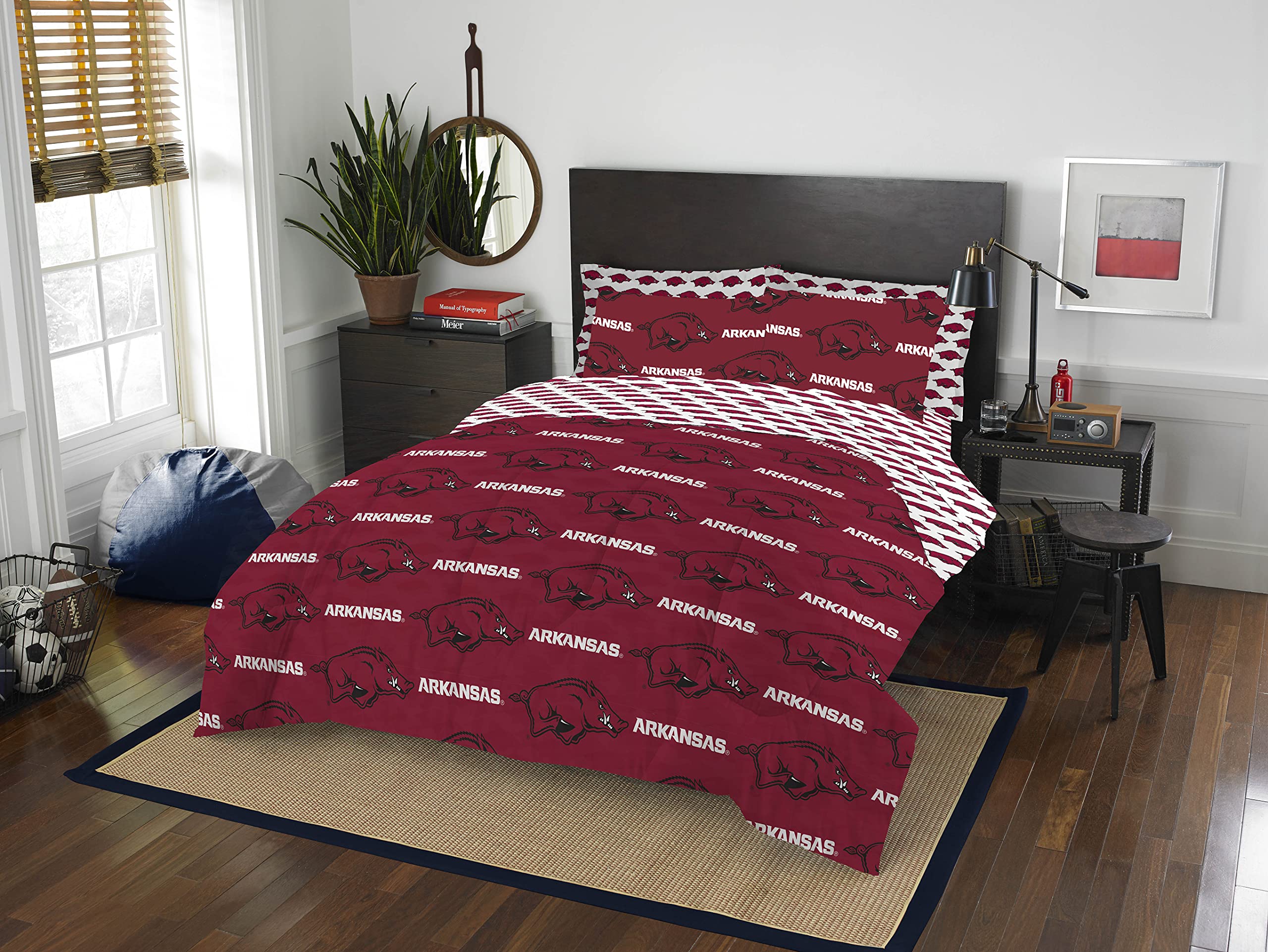 Northwest NCAA Unisex Adult 7-Piece Bed in a Bag Set - College Dorm Essentials, Twin/Full/Queen Size Comforter & Sheet Set for Fans