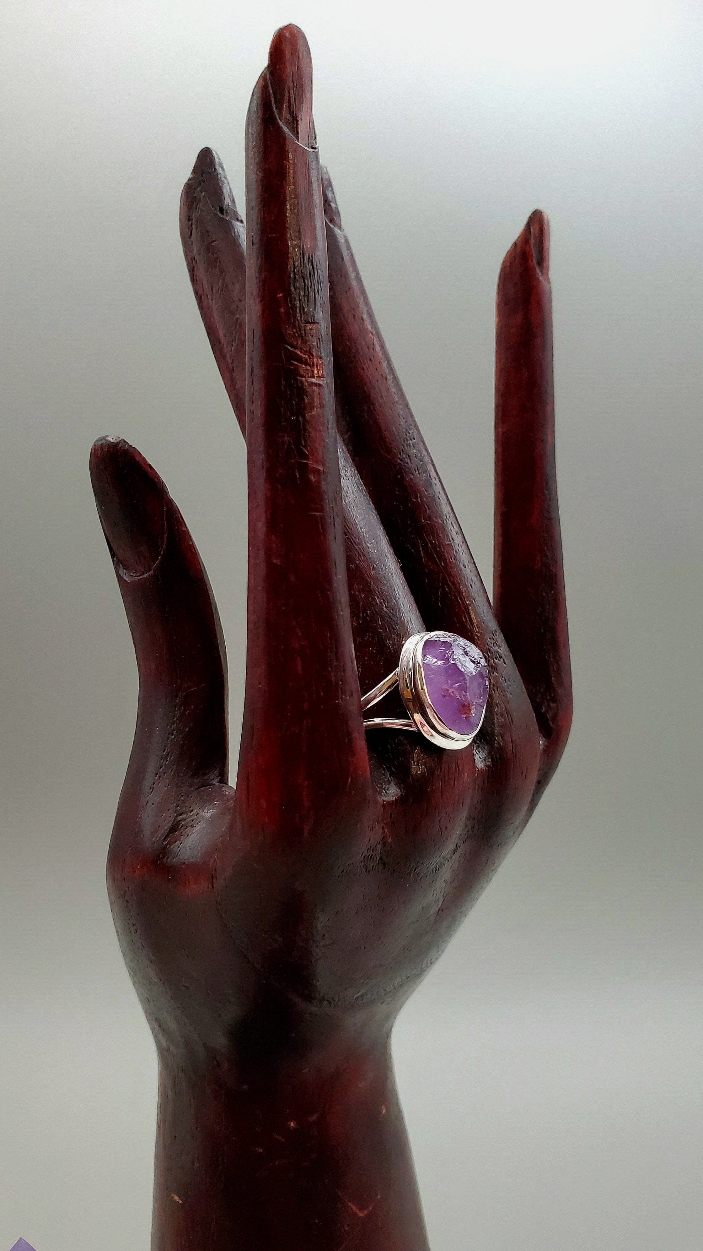 Natural Amethyst Gemstone Ring for Women - Elegant Purple Crystal Jewelry Gift for Birthday, Anniversary & Valentine's Day - Perfect for Everyday Wear & Special Occasions