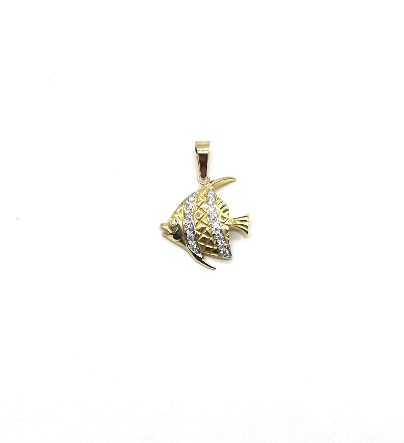 18K Yellow Gold Diamond Fish Pendant Necklace - Elegant Jewelry Gift for Women, Perfect for Birthdays, Anniversaries & Special Occasions