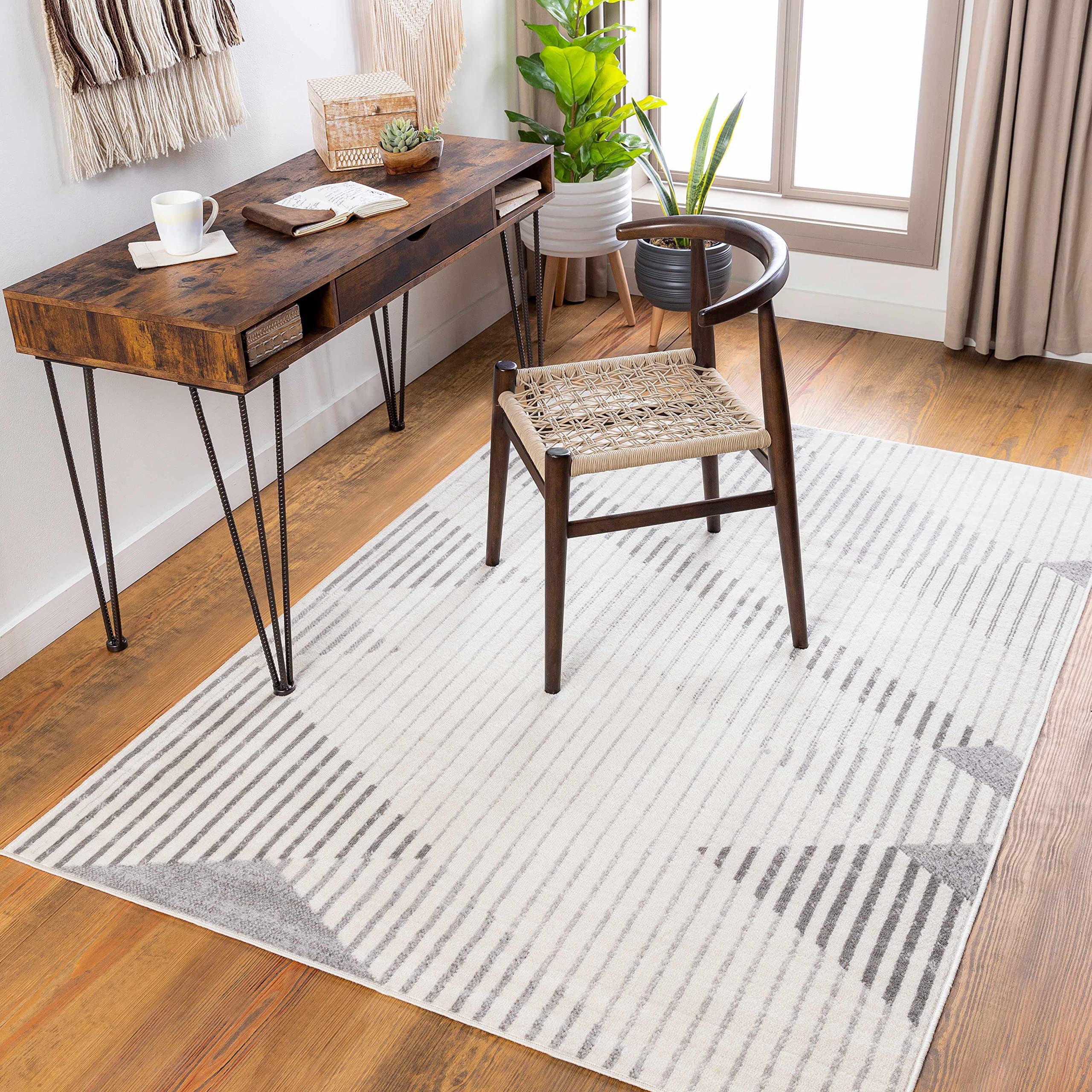 Volborg 5' x 7' Soft Plush Area Rug for Living Room, Bedroom - Non-Slip Comfortable Floor Carpet for Home Decor