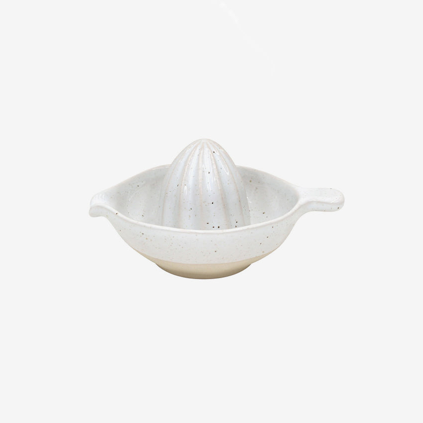 Casafina Fattoria White Juice Citrus Squeezer - Premium Manual Lemon Lime Orange Juicer for Fresh Homemade Juice - Perfect for Cocktails, Baking & Healthy Drinks