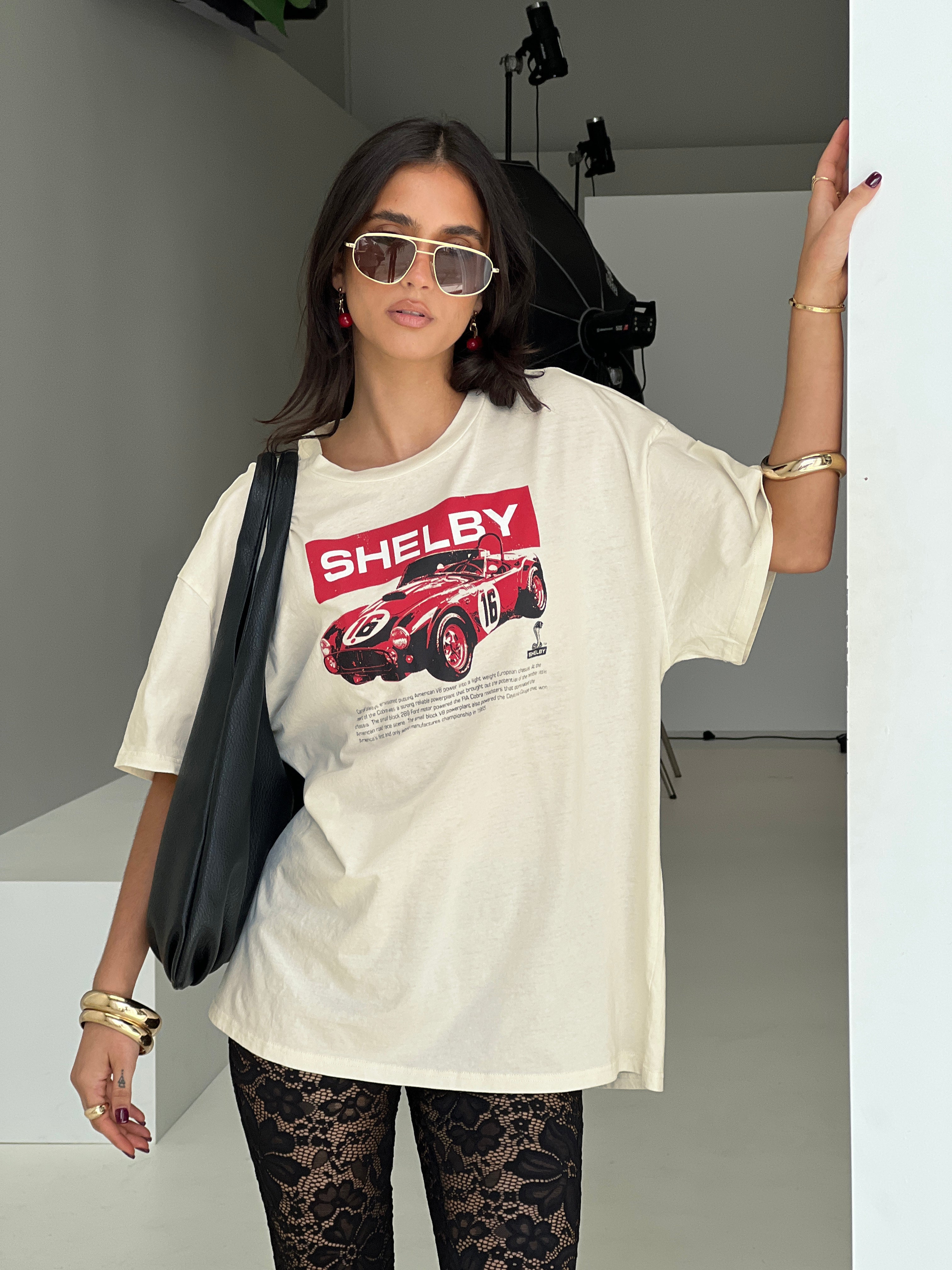 16 Shelby Tee White - Classic Cotton T-Shirt for Men & Women - Perfect for Casual Wear, Street Style & Everyday Outfits