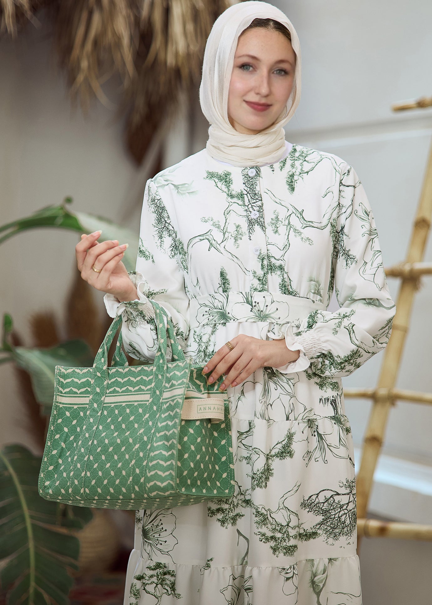Premium Cotton Canvas Emerald Green Keffiyeh Pattern Medium Tote Bag - Stylish & Durable for Travel, Beach, Shopping & Everyday Use
