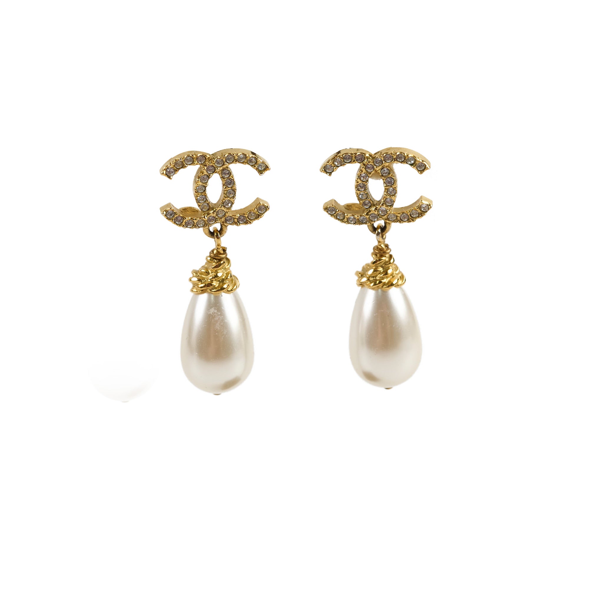 Chanel CC Logo Pearl Drop Earrings - Fashion Costume Jewelry for Women | Elegant Party, Wedding & Evening Wear Accessories