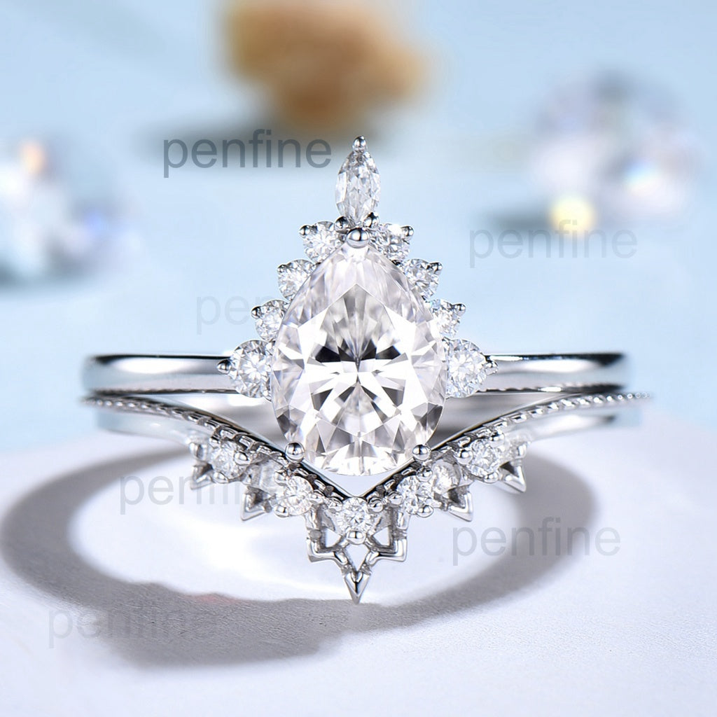 Vintage Art Deco Pear Shaped Moissanite Engagement Ring Set with Marquise Halo in White Gold for Women – Perfect for Weddings, Anniversaries & Special Occasions