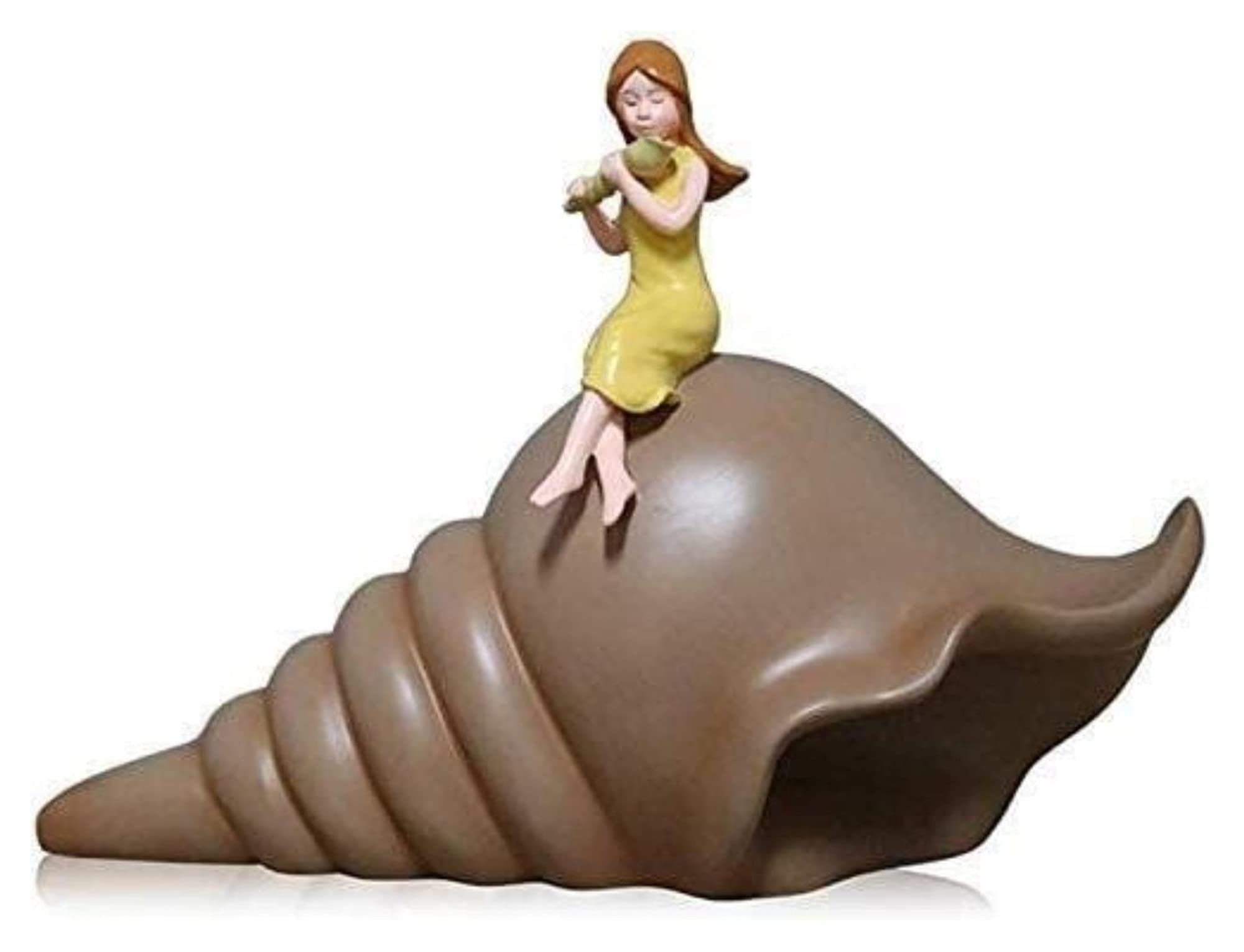 Handiya Resin Conch Girl Statue - Brown Sculpture Craft for Home & Office Decor, Desktop Art Figurine, Unique Gift Idea | Perfect for Beach-Themed Rooms, Coastal Decor & Zen Spaces