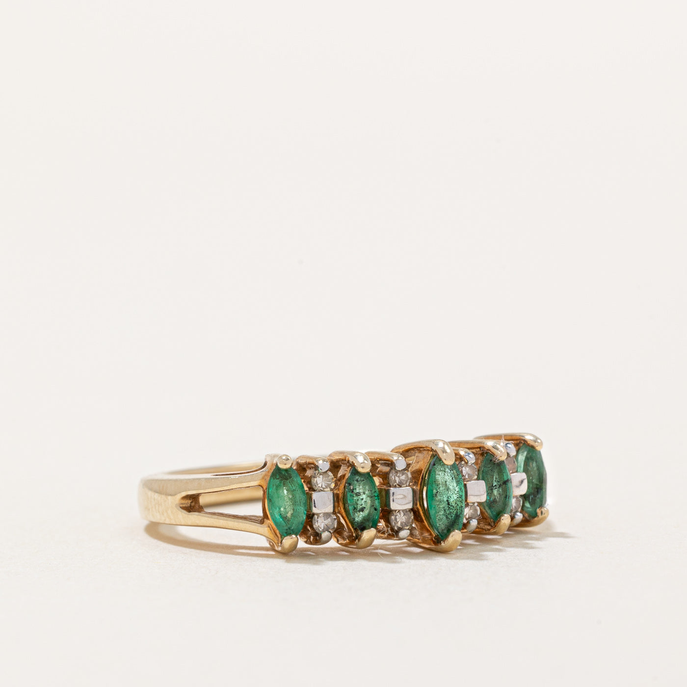 Emerald and Diamond Ring 0.25ctw 0.04ctw Size 7 - Elegant Birthstone Jewelry for Women, Perfect for Anniversary, Engagement, and Special Occasions